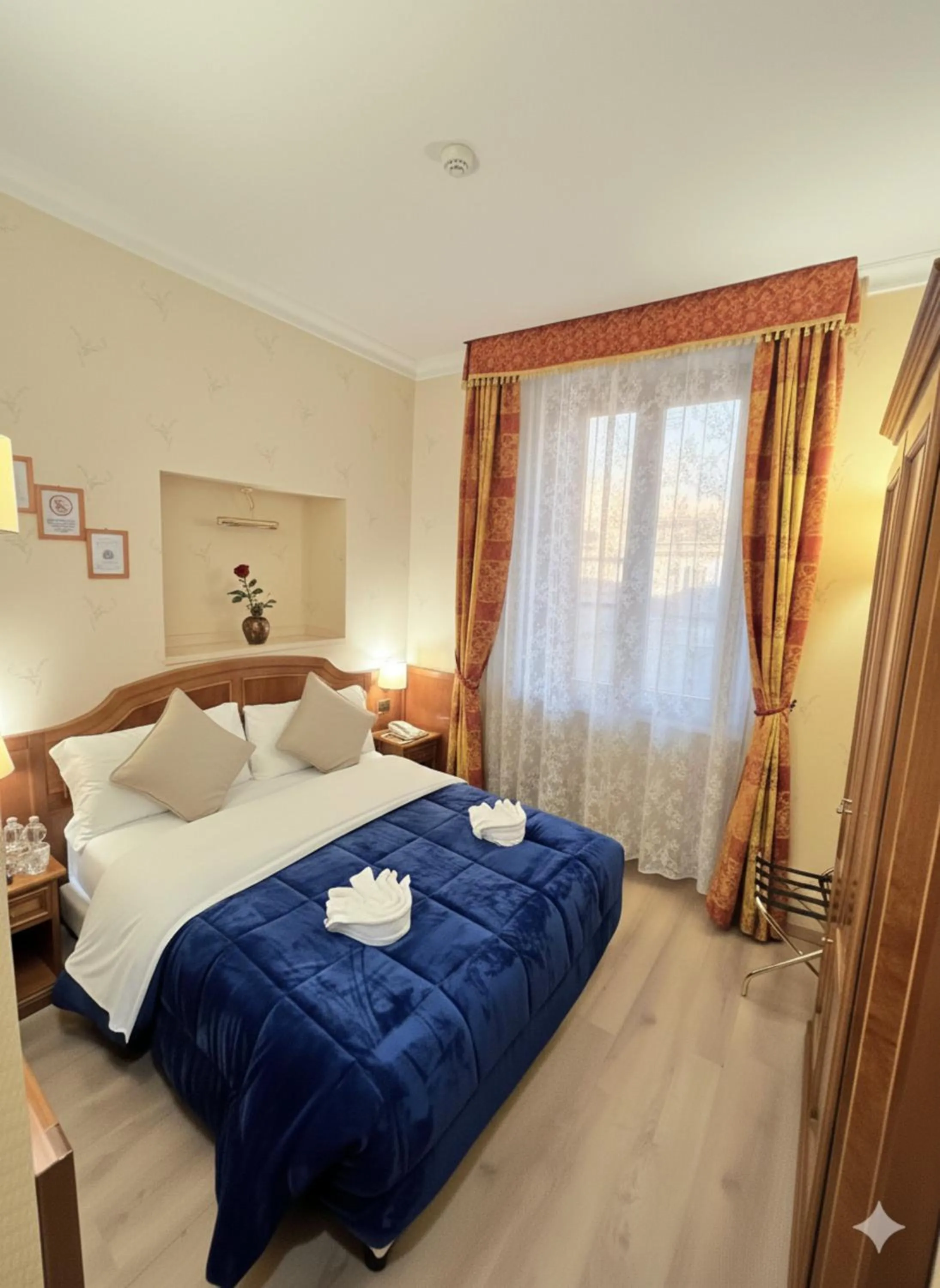 Bedroom, Bed in Hotel Amadeus