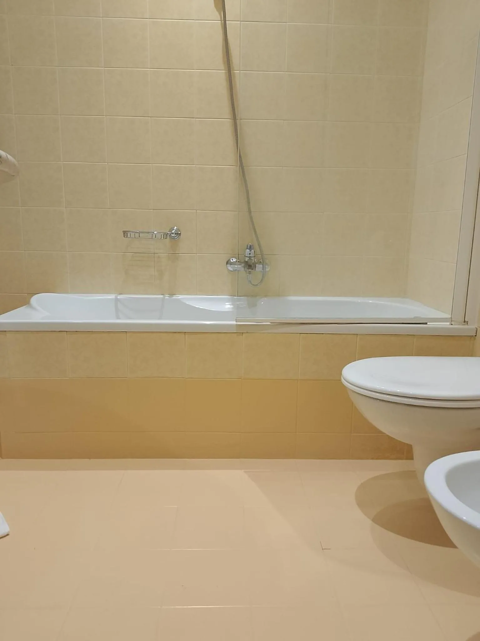 Bath in Hotel Amadeus