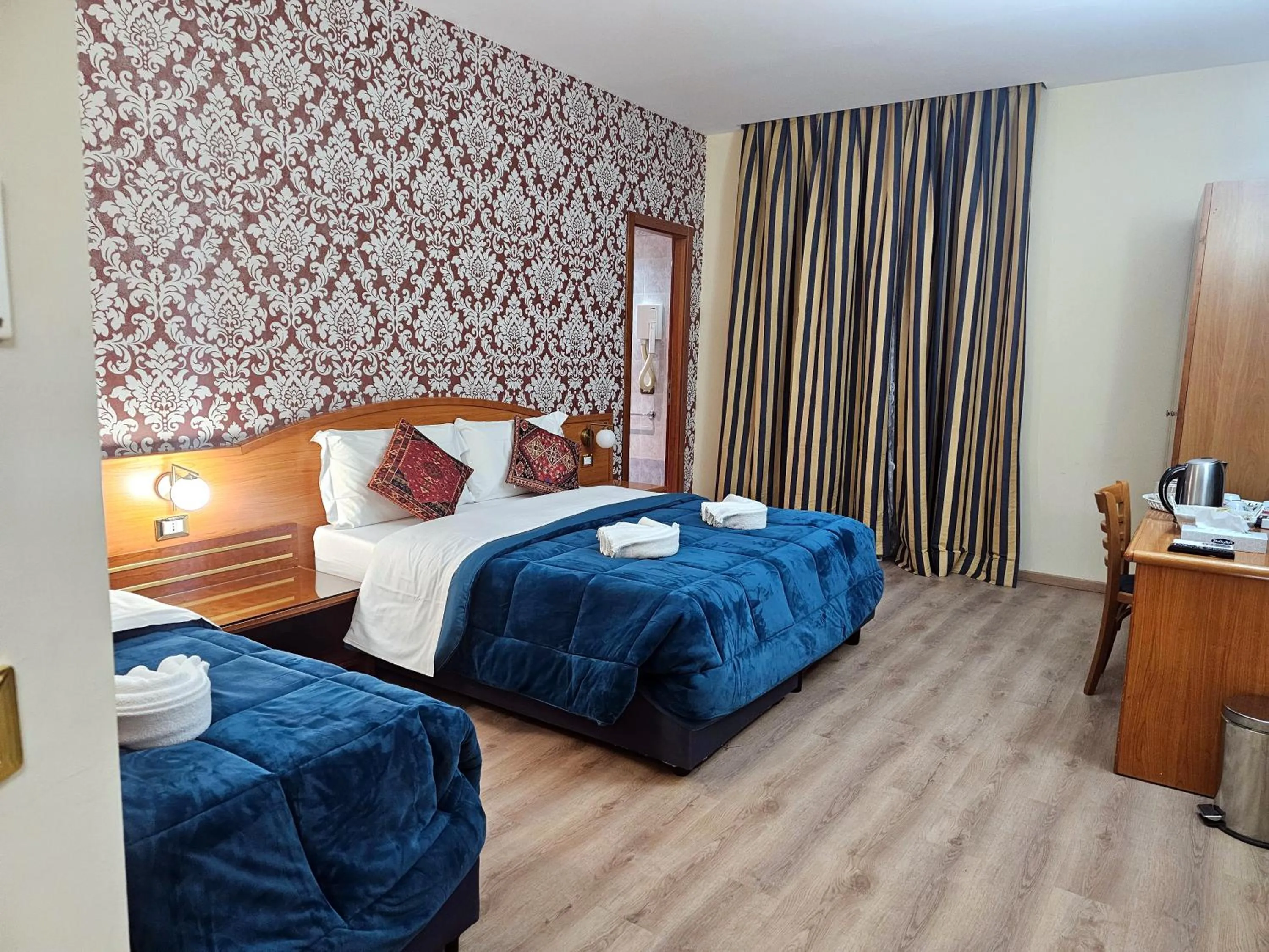 TV and multimedia, Bed in Hotel Amadeus