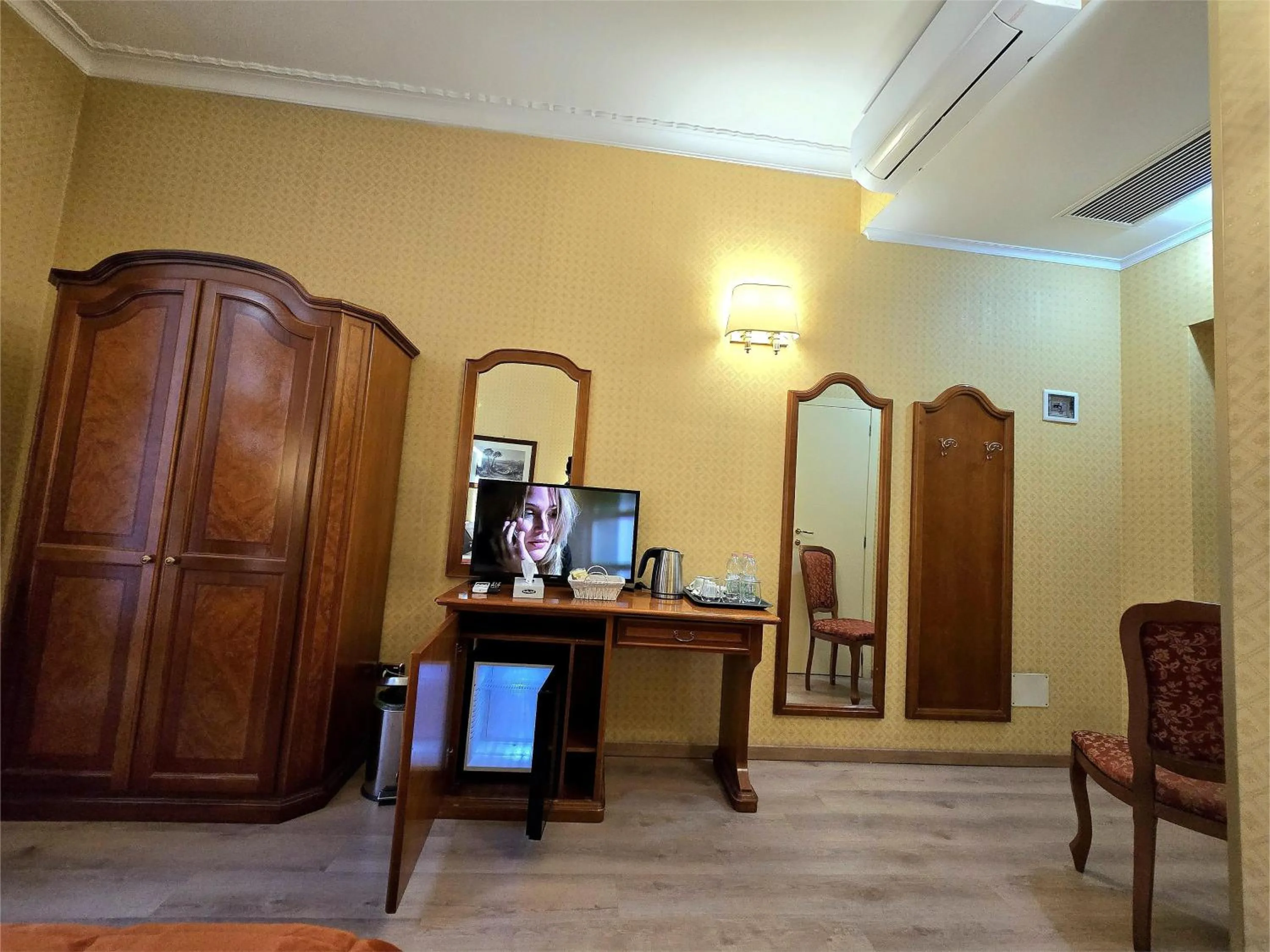 wardrobe in Hotel Amadeus