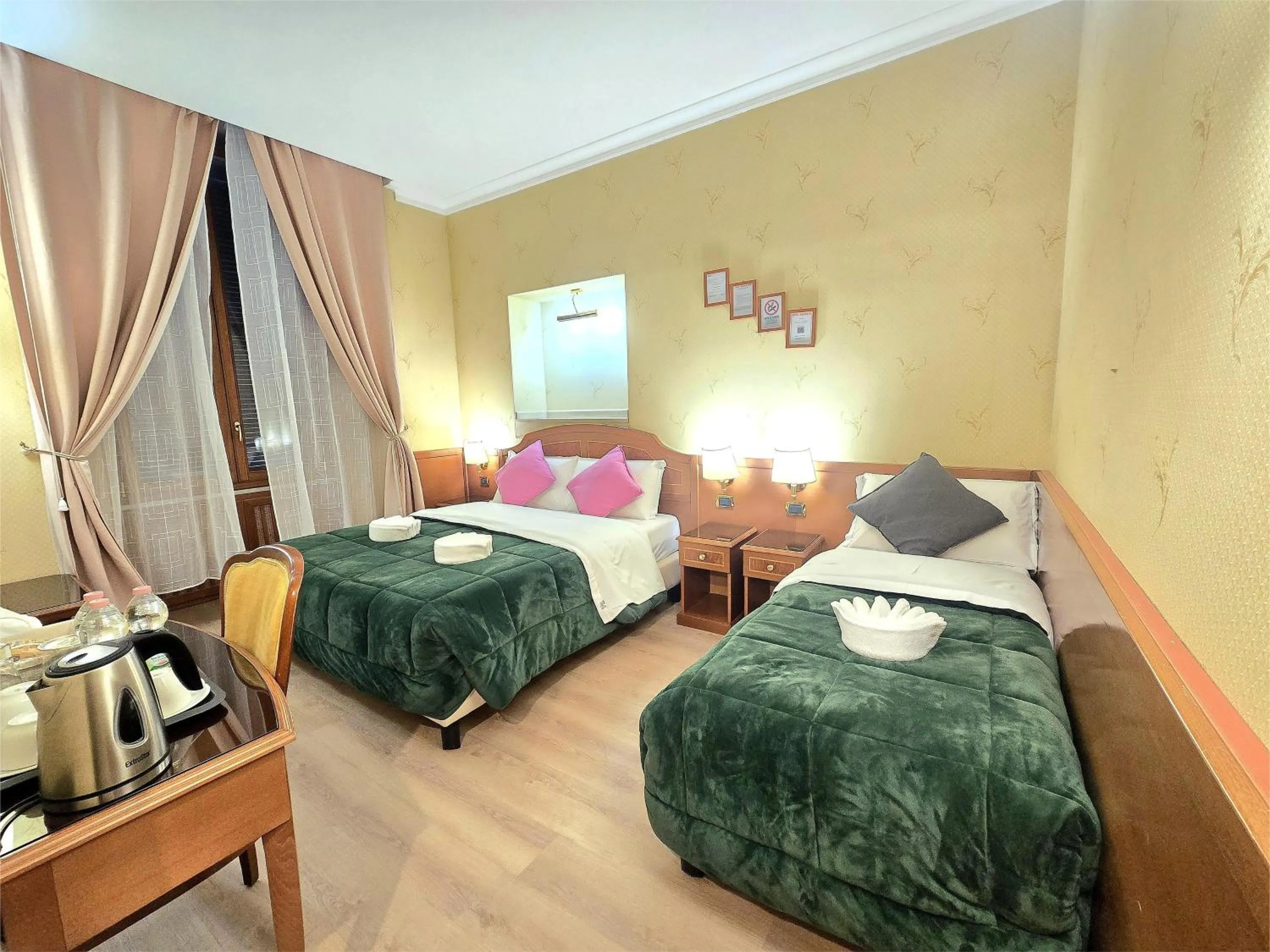 Photo of the whole room, Bed in Hotel Amadeus