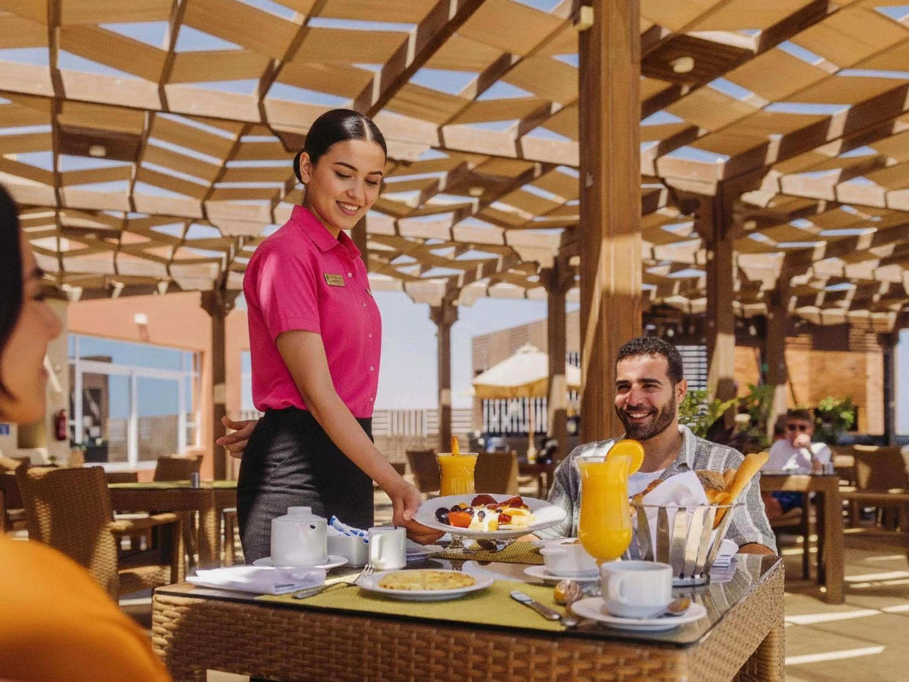 Lounge or bar in Novotel Marsa Alam Beach Resort