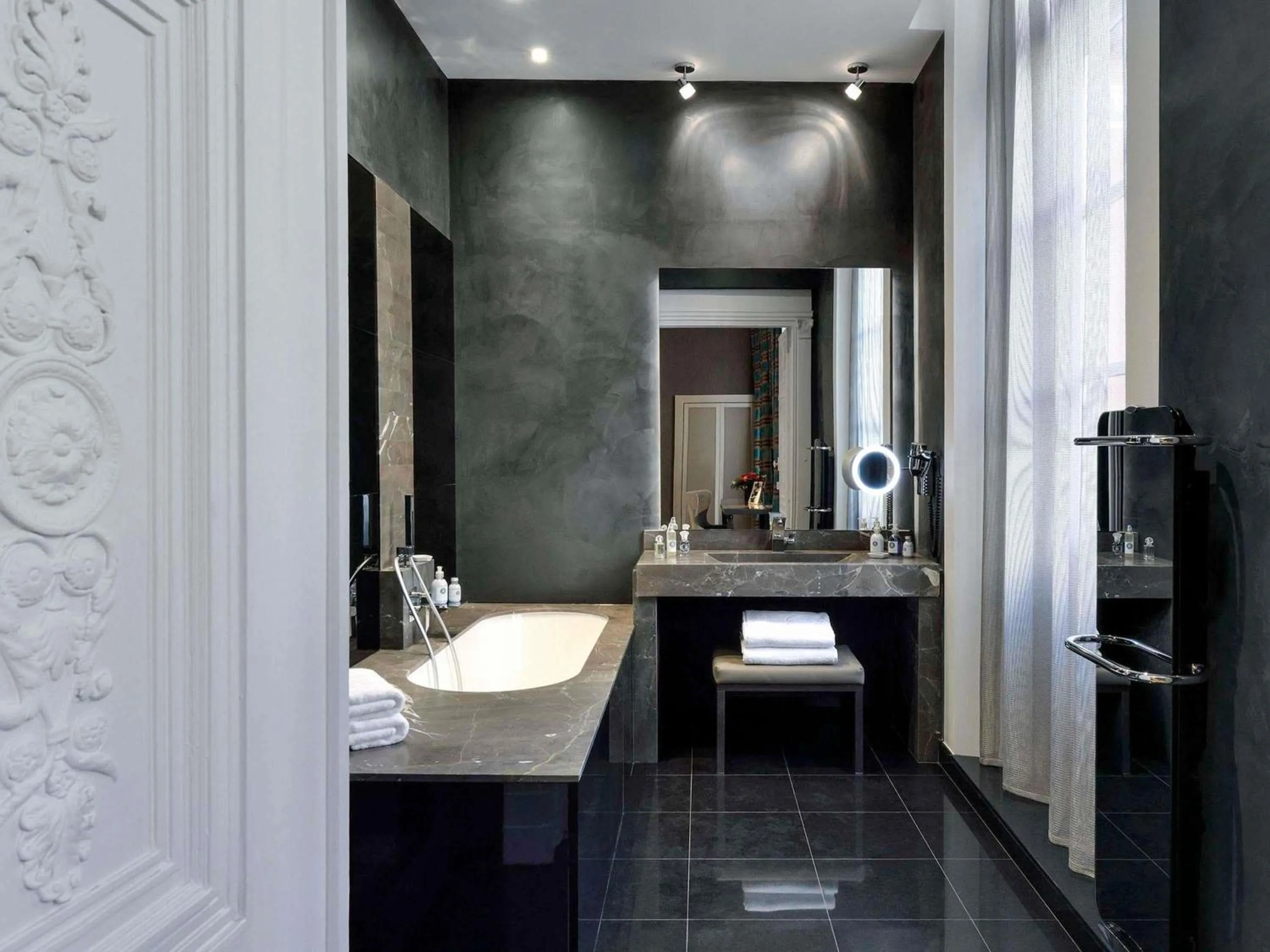 Bedroom in La Cour des Consuls Hotel & Spa Toulouse - MGallery Collection