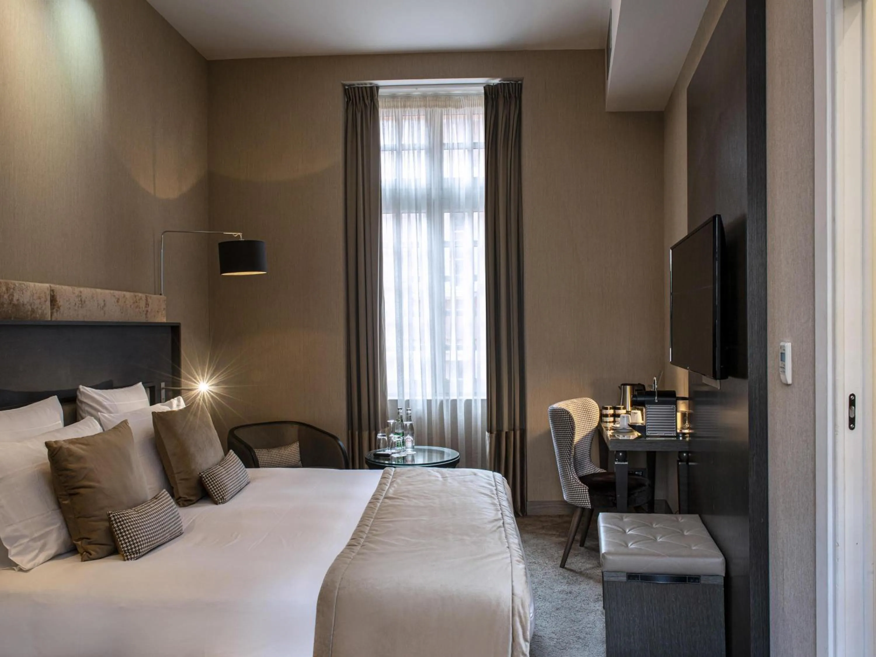 Bedroom, Bed in La Cour des Consuls Hotel & Spa Toulouse - MGallery Collection