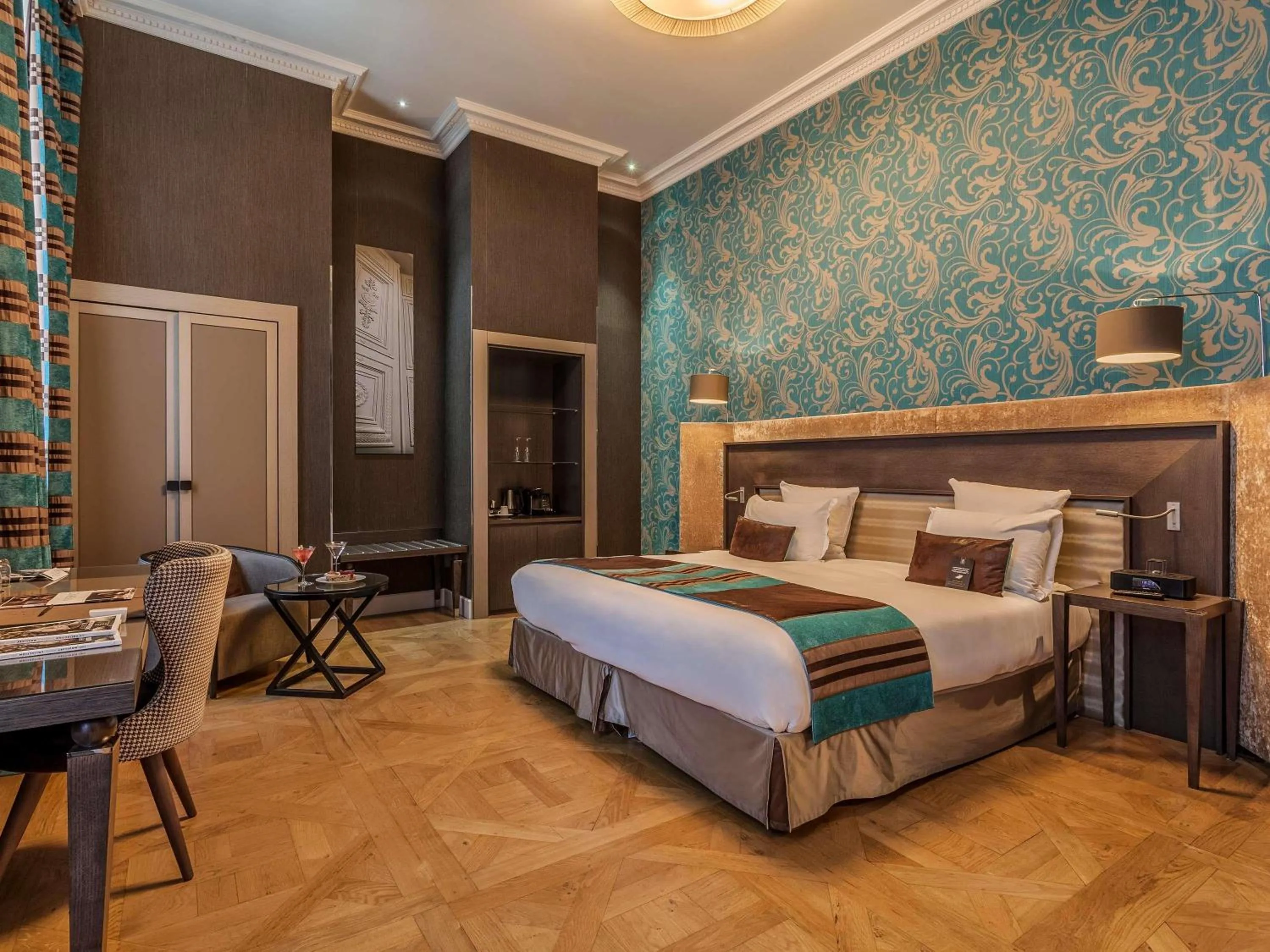 Bedroom, Bed in La Cour des Consuls Hotel & Spa Toulouse - MGallery Collection