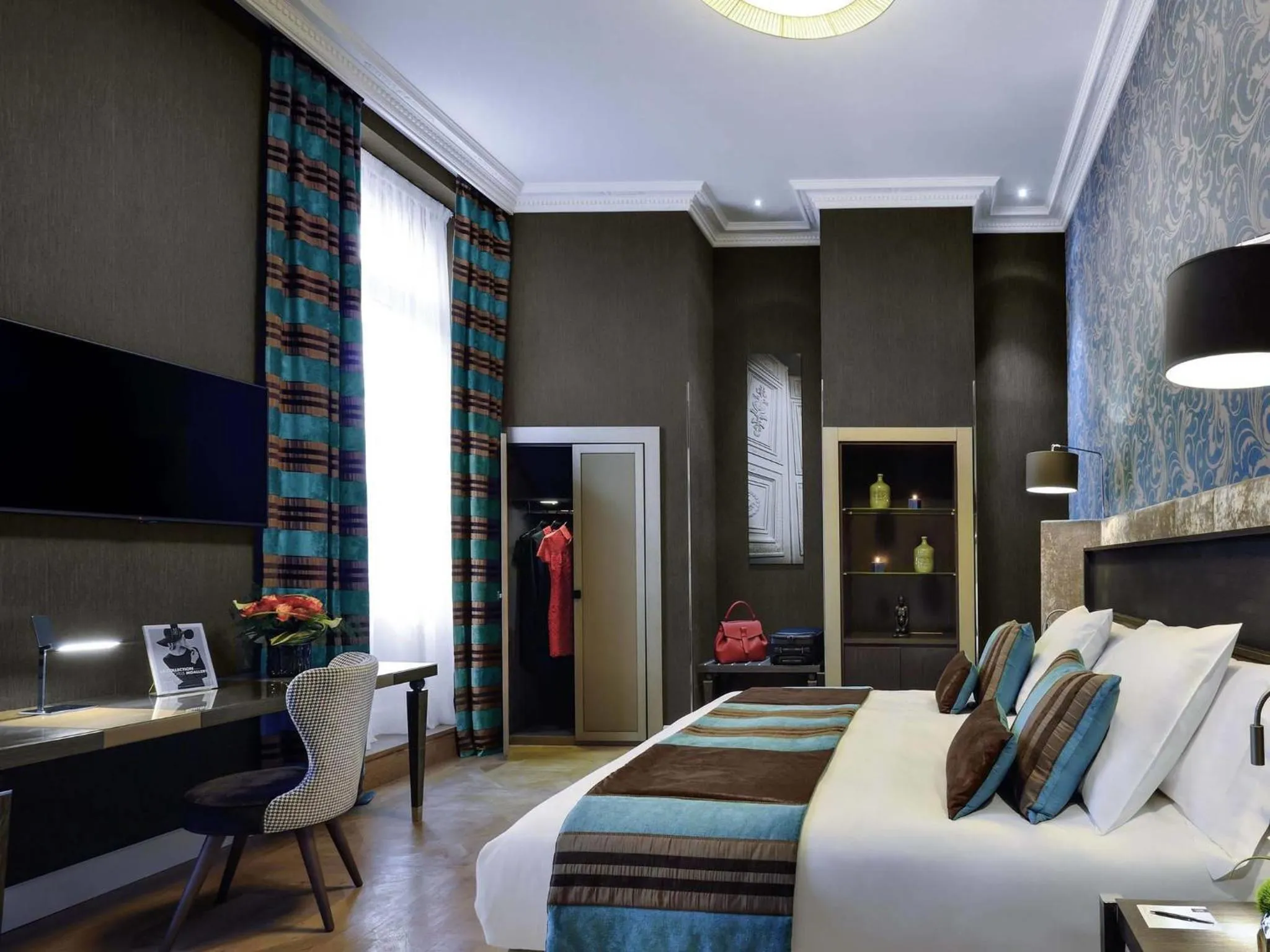 Bedroom in La Cour des Consuls Hotel & Spa Toulouse - MGallery Collection