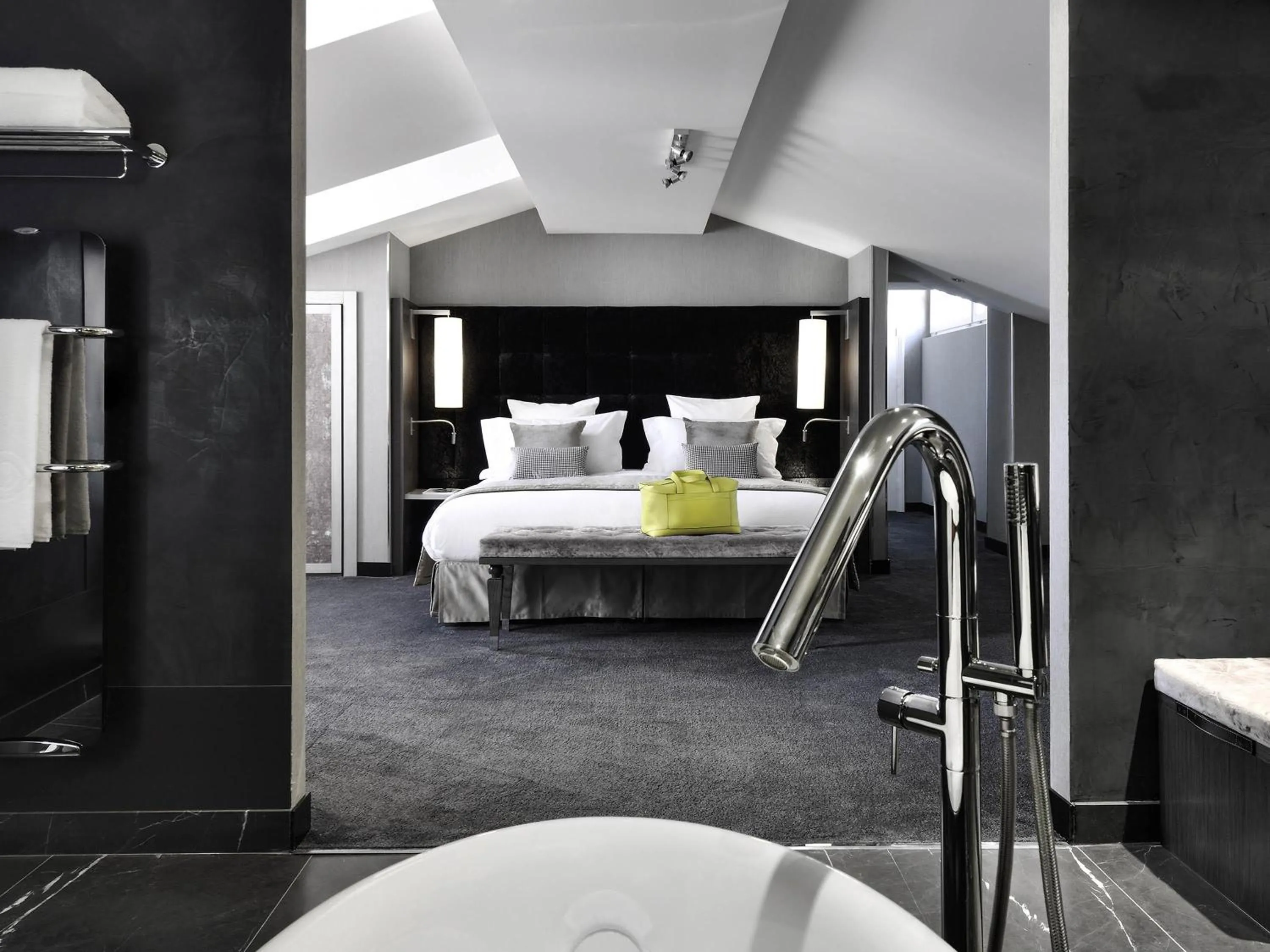 Bedroom, Bed in La Cour des Consuls Hotel & Spa Toulouse - MGallery Collection