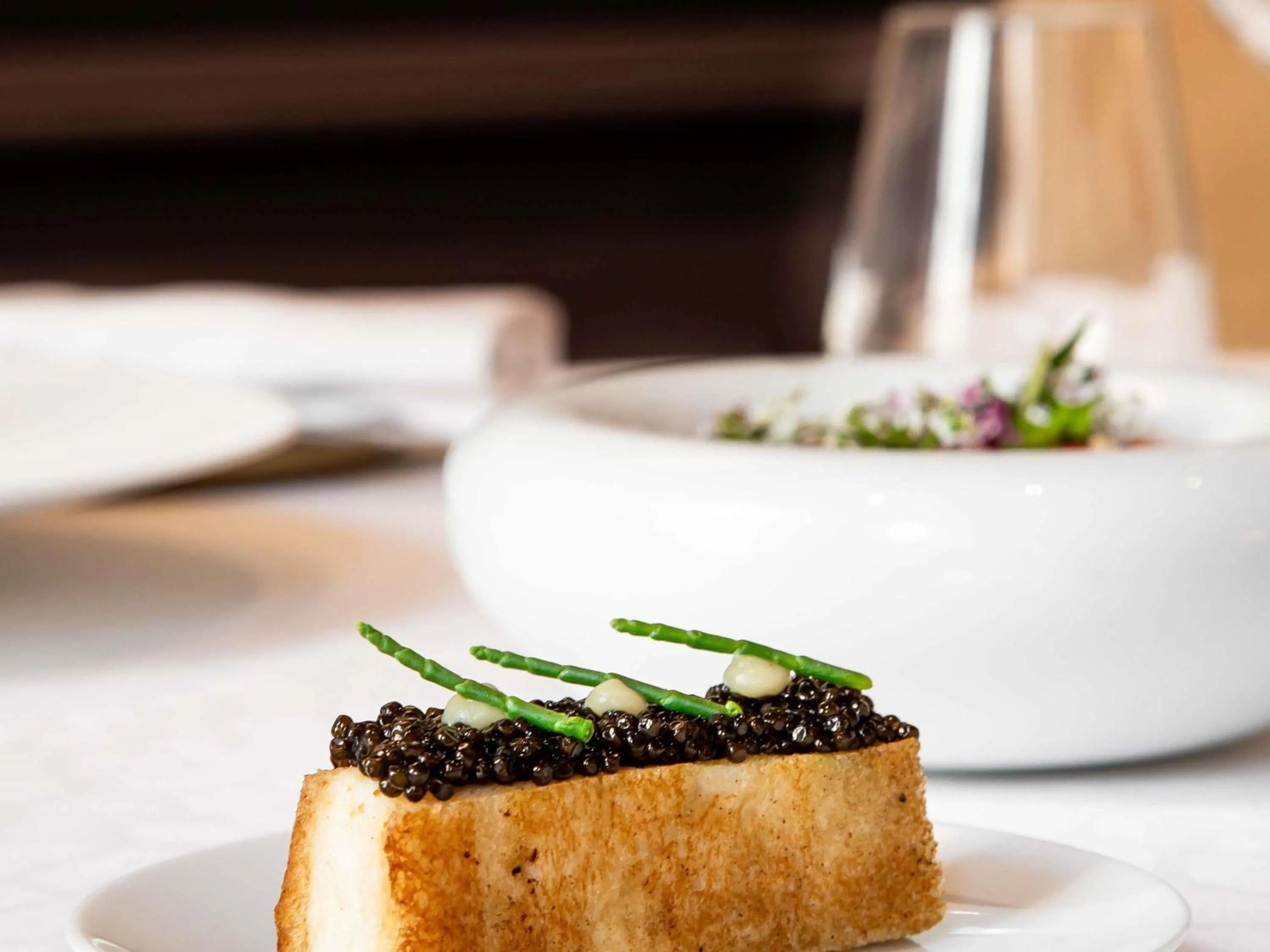 Restaurant/places to eat in La Cour des Consuls Hotel & Spa Toulouse - MGallery Collection