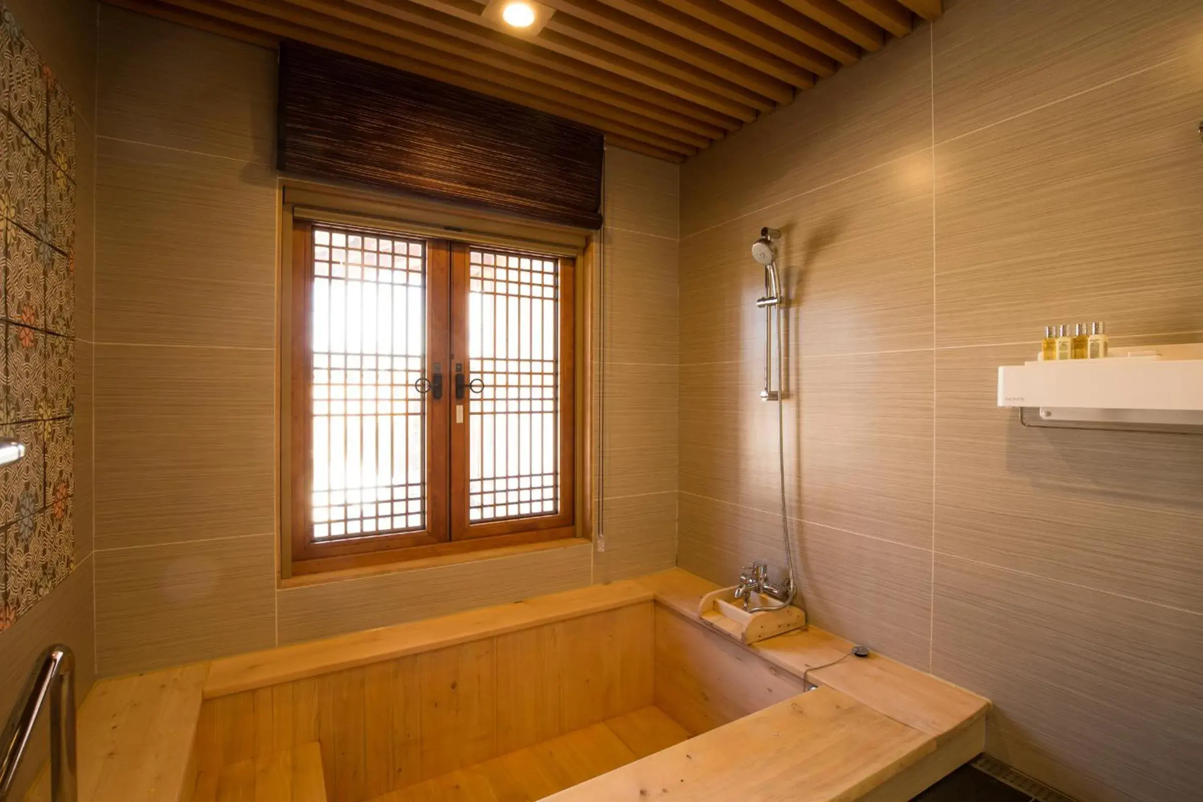 Bathroom in Gyeongwonjae Ambassador Incheon Associated with Accor Bathroom in Gyeongwonjae Ambassador Incheon Associated with Accor