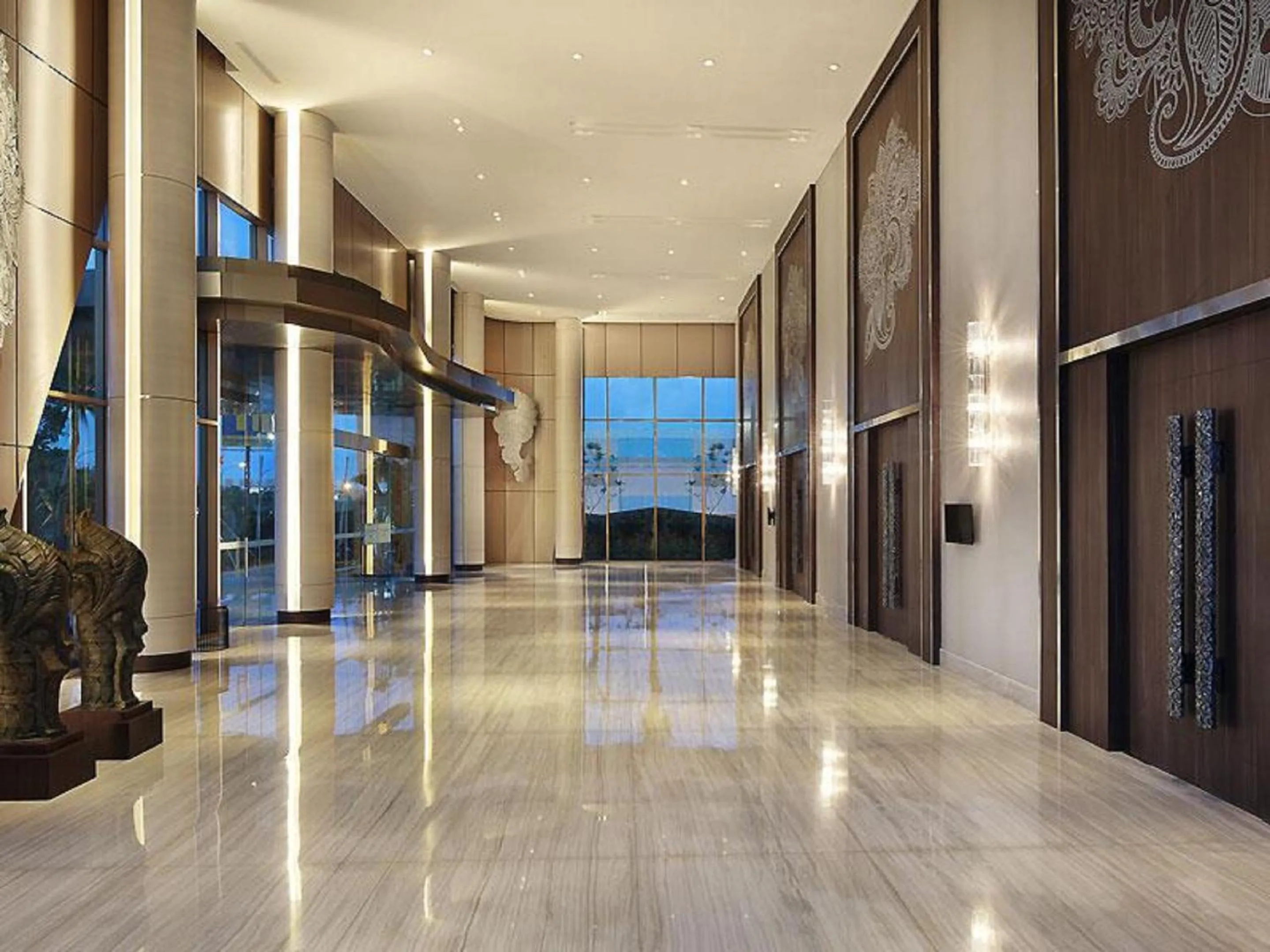 Lobby or reception in Mercure Karawang