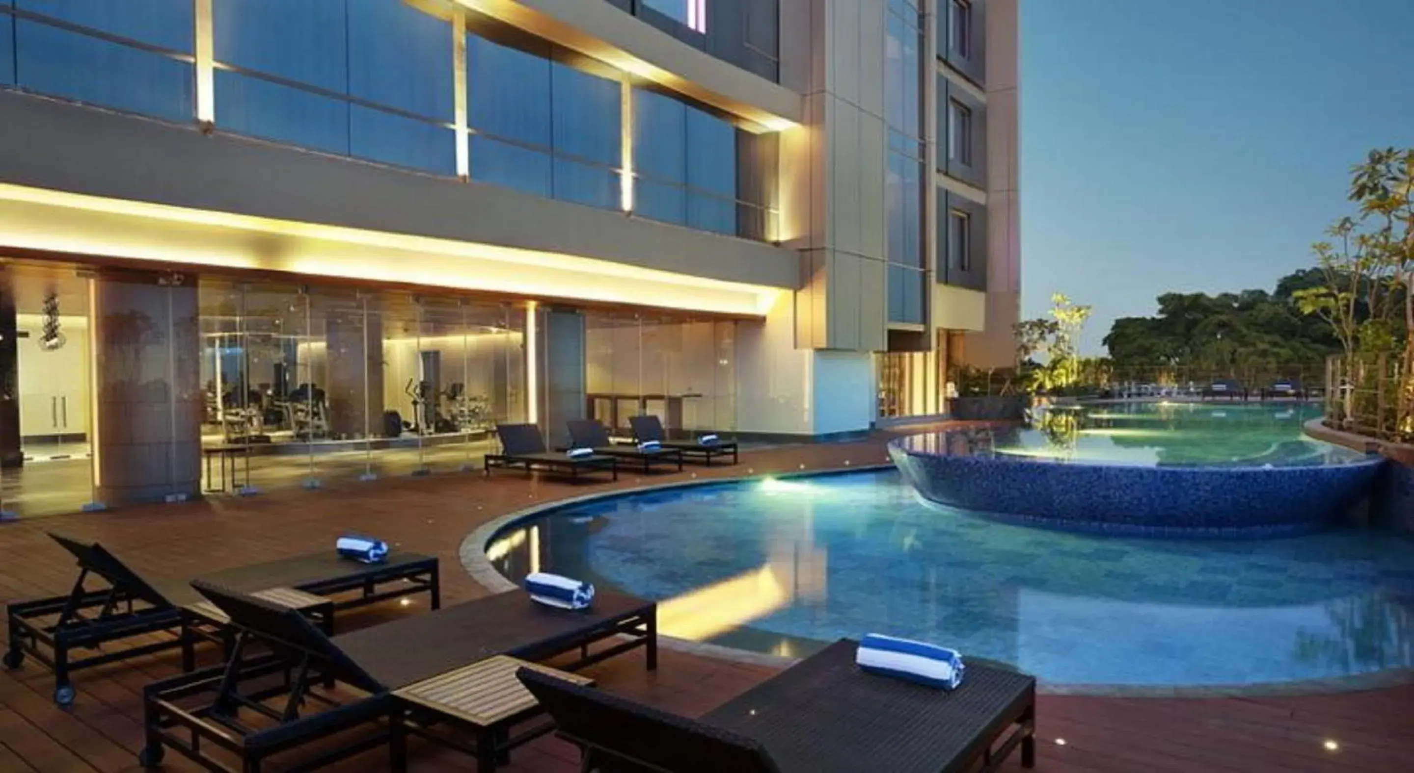 Swimming pool in Mercure Karawang Swimming pool in Mercure Karawang