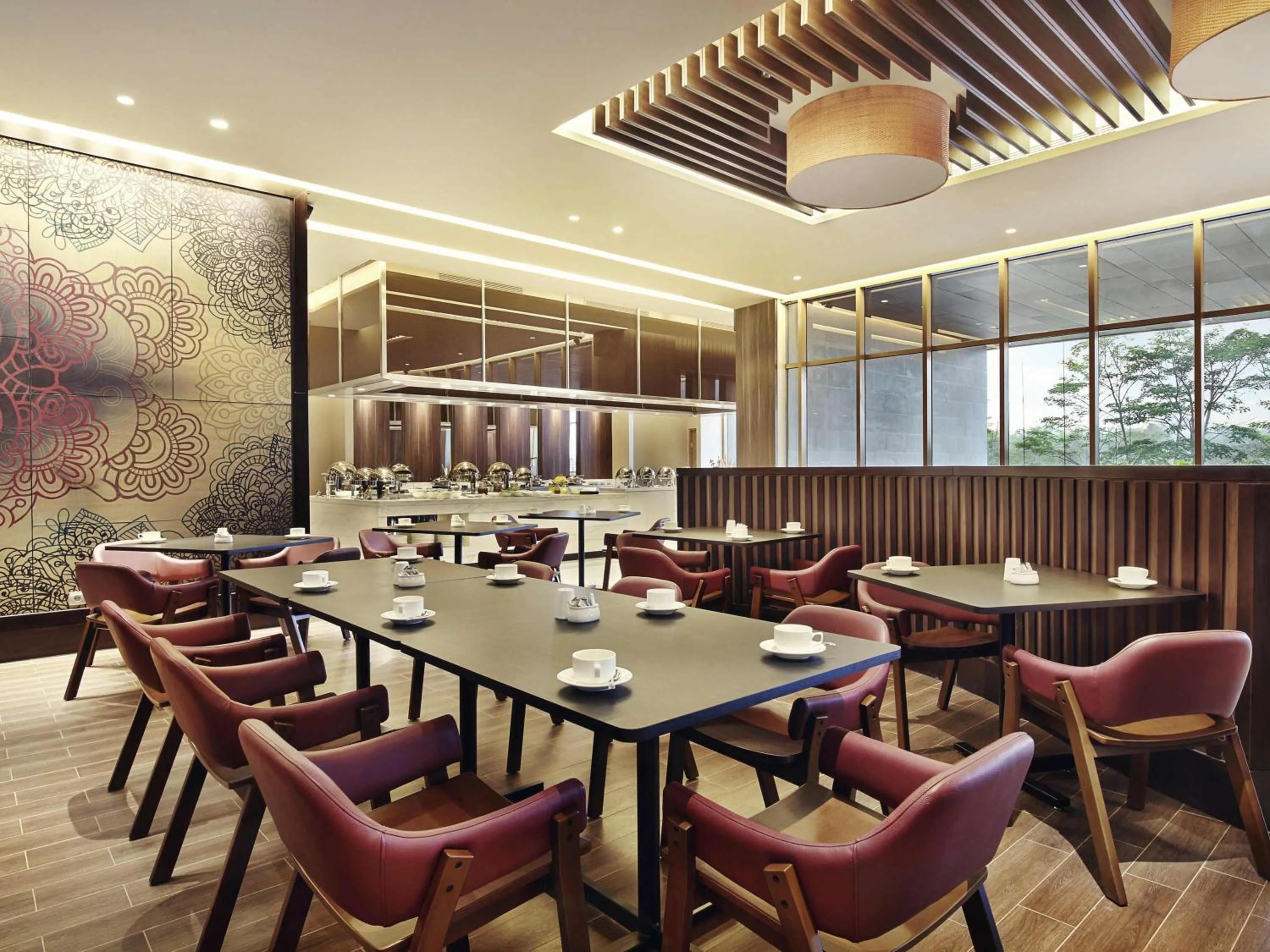 Restaurant/places to eat in Mercure Karawang