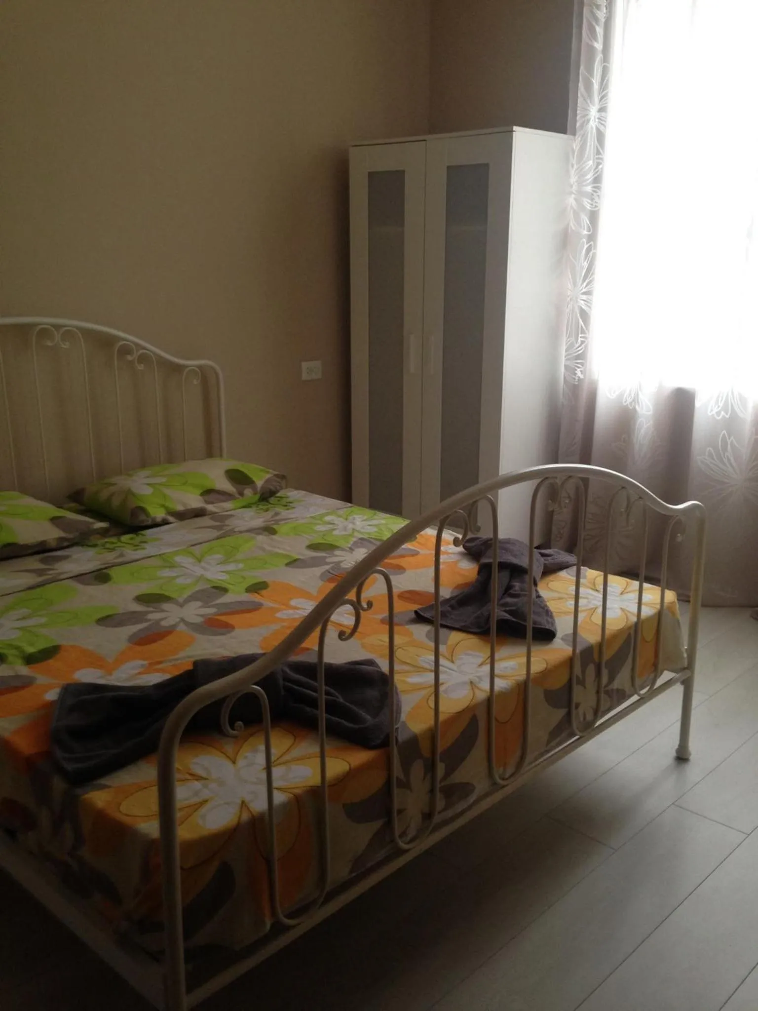 Photo of the whole room, Bed in Mana-Mana