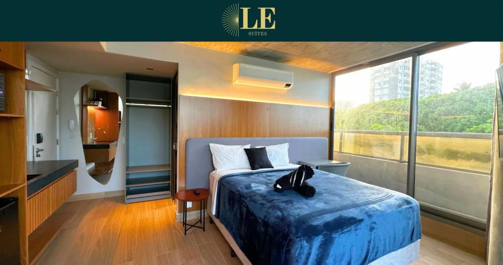 Photo of the whole room, Bed in Setai Yacht Apart Hotel by lesuites