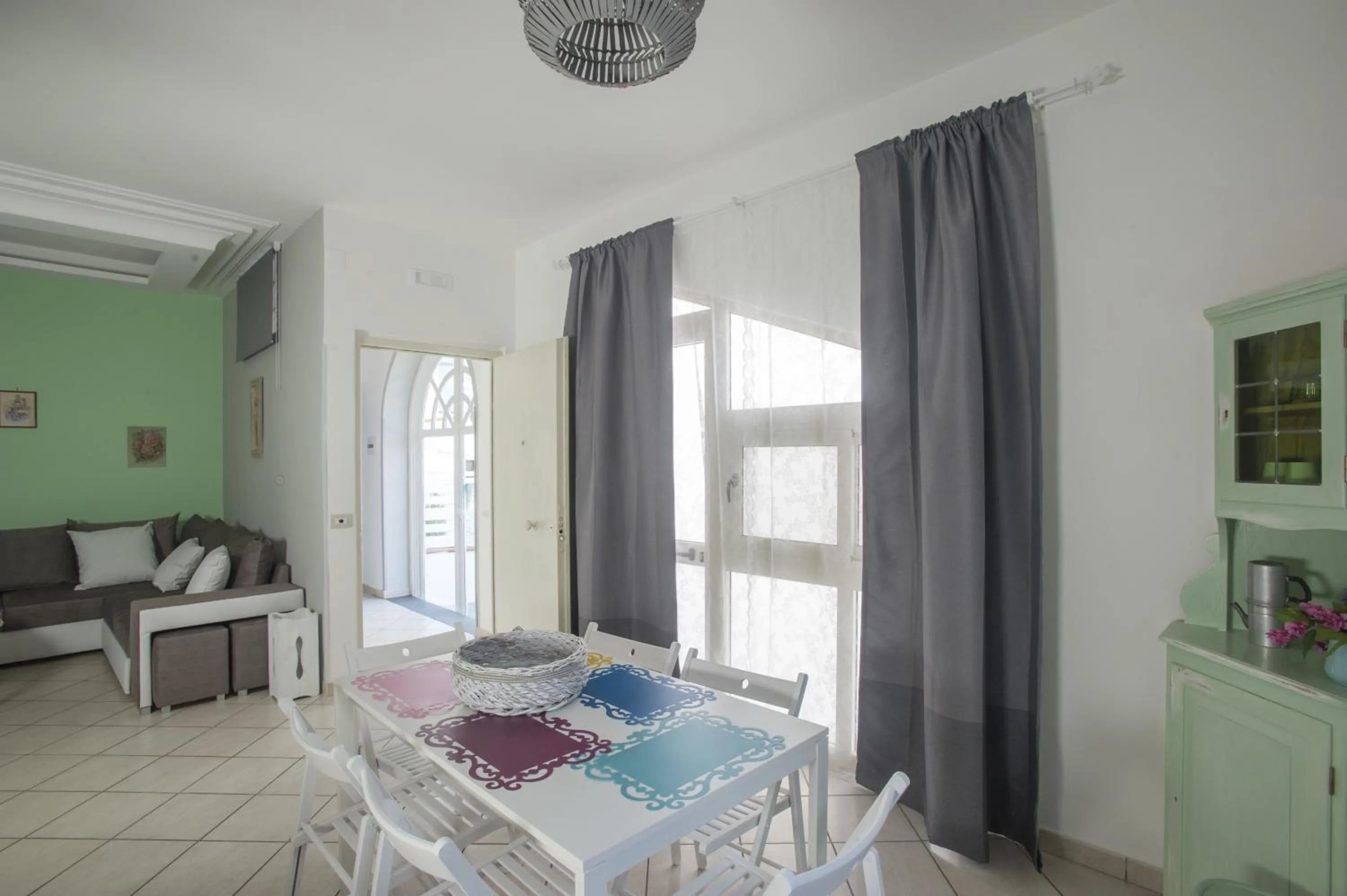 Dining area in City Pompei Accommodations