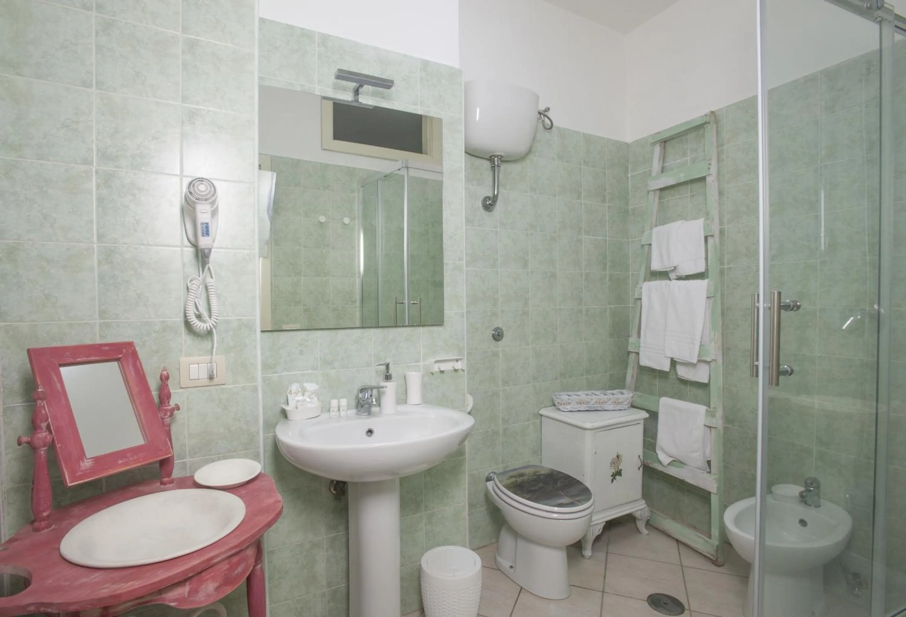 Shower in City Pompei Accommodations