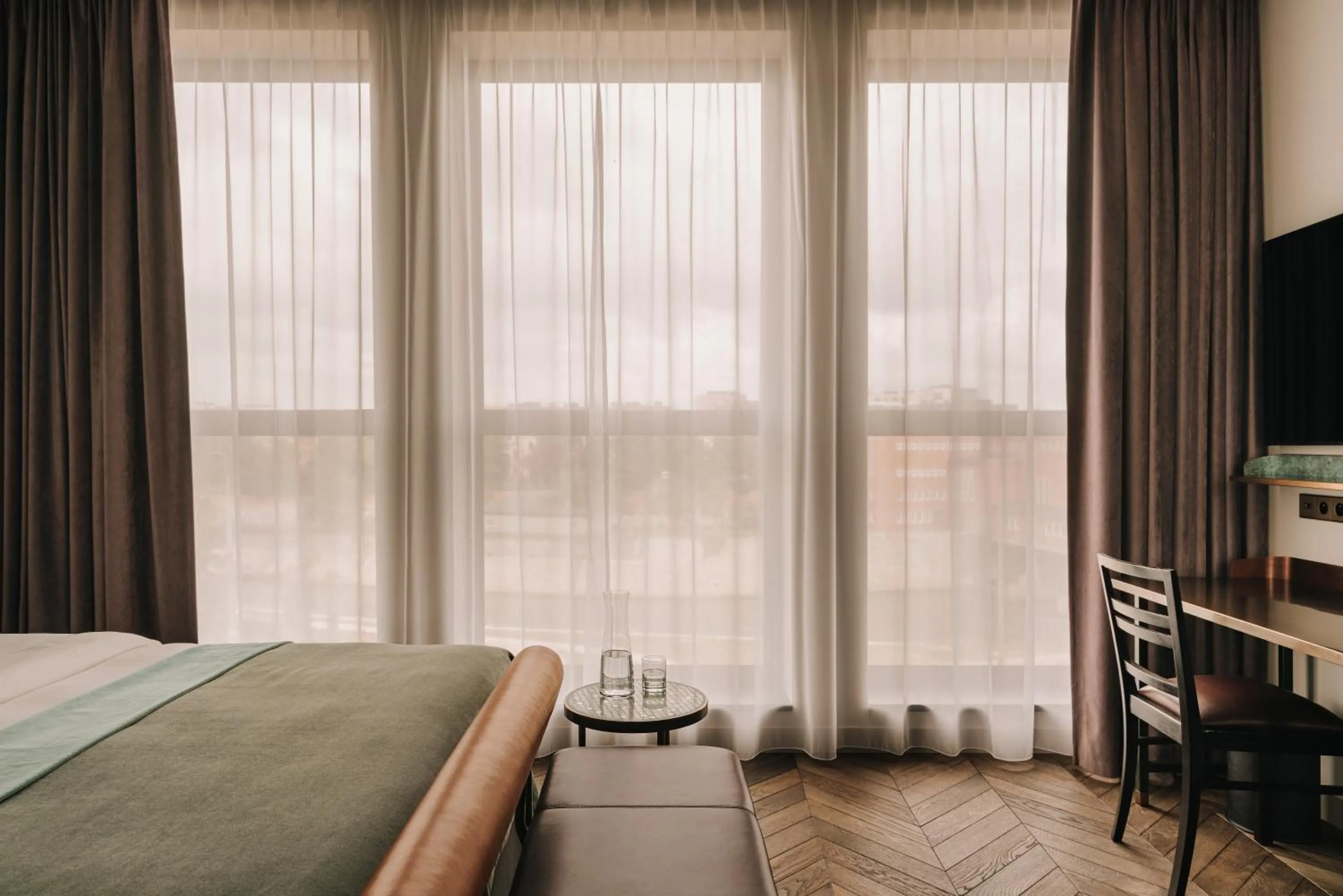 Photo of the whole room, Bed in The Cyrus Hotel