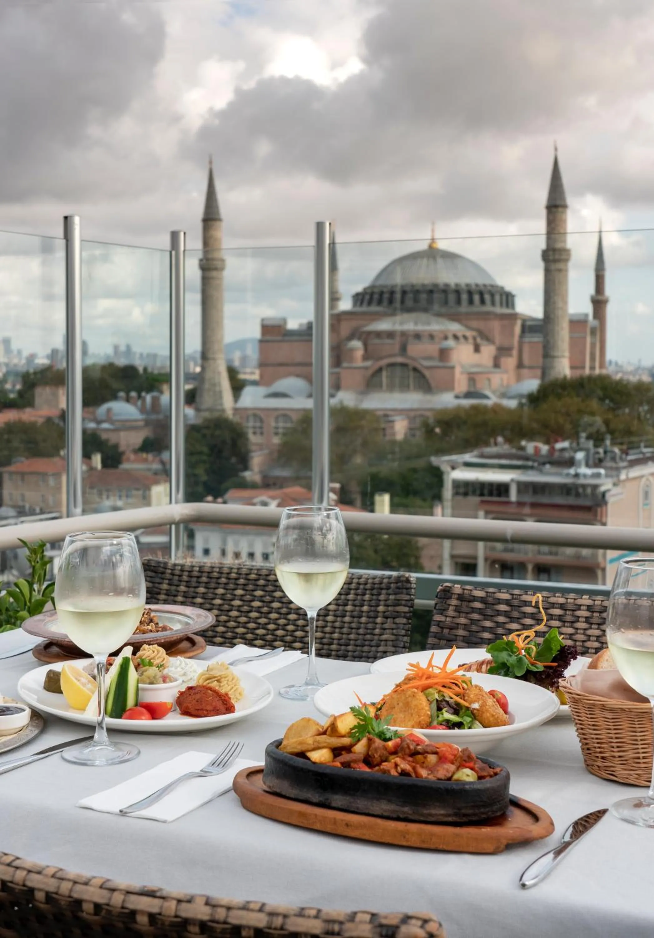 Restaurant/places to eat in Adamar Hotel-Special Category