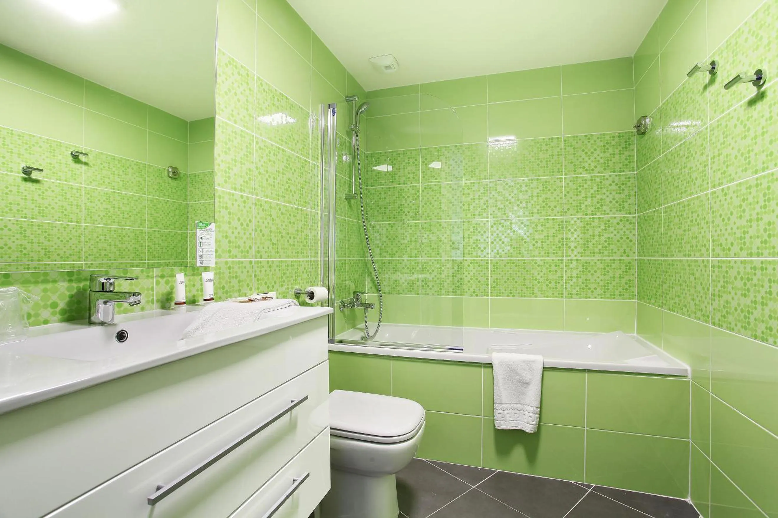 Bathroom in Appart'hôtel Odalys City - Marseille Prado