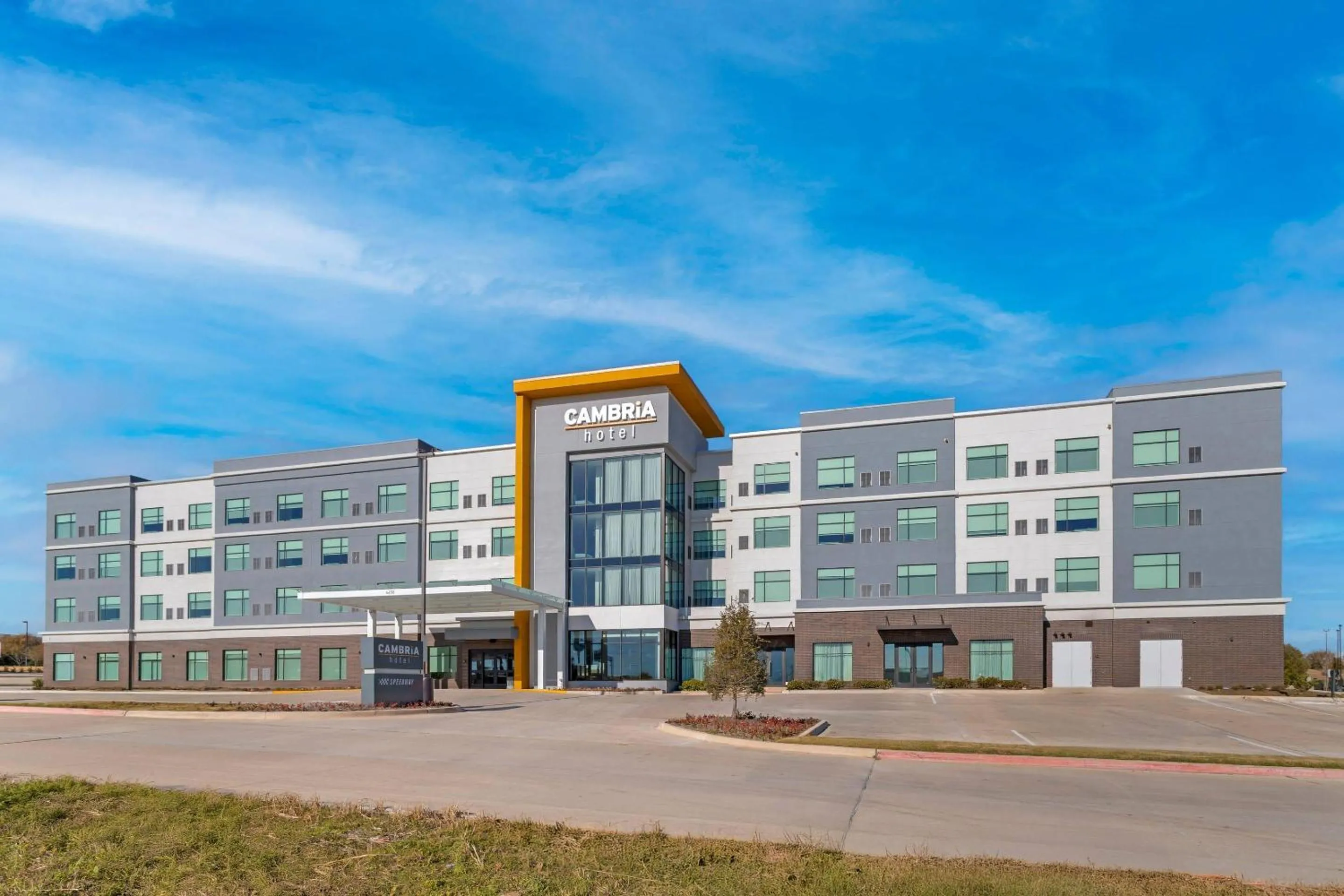 Property building in Cambria Hotel Northlake Conference Center - Roanoke