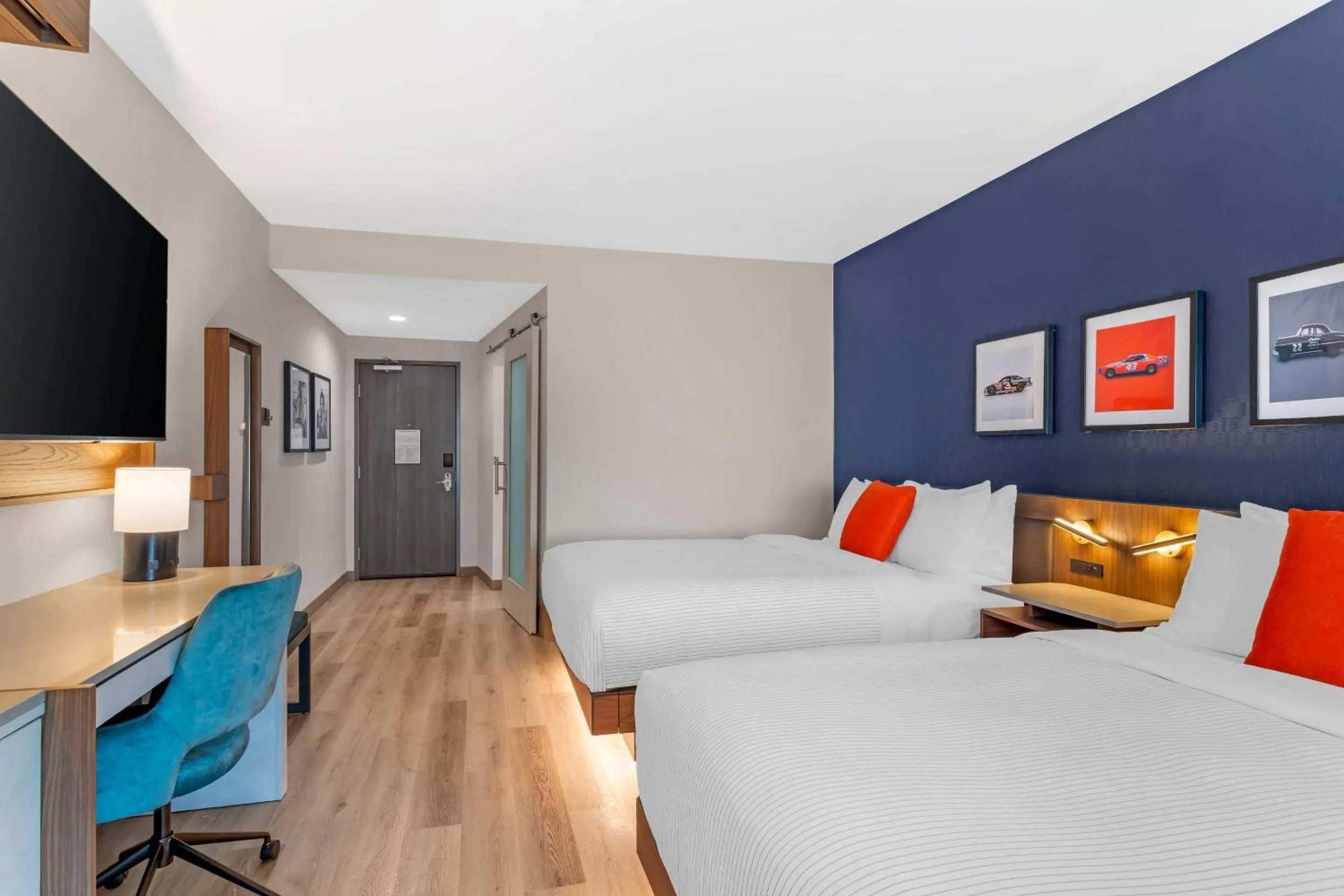 Bedroom, Bed in Cambria Hotel Northlake Conference Center - Roanoke