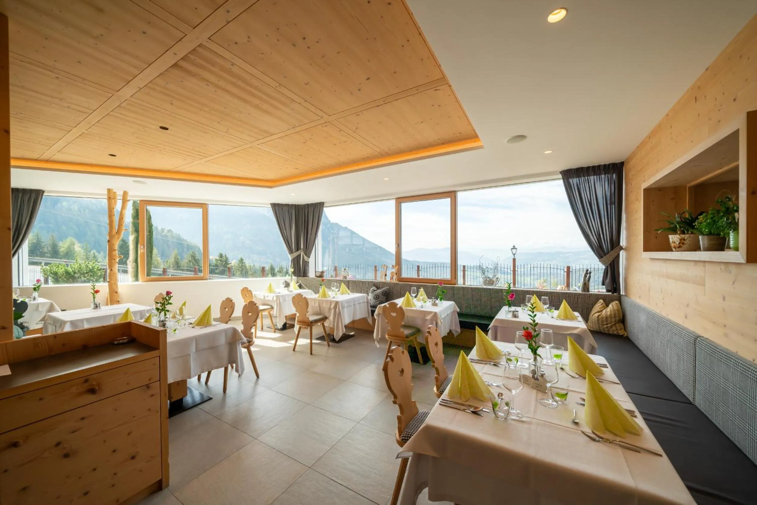 Restaurant/places to eat in Hotel Ortler