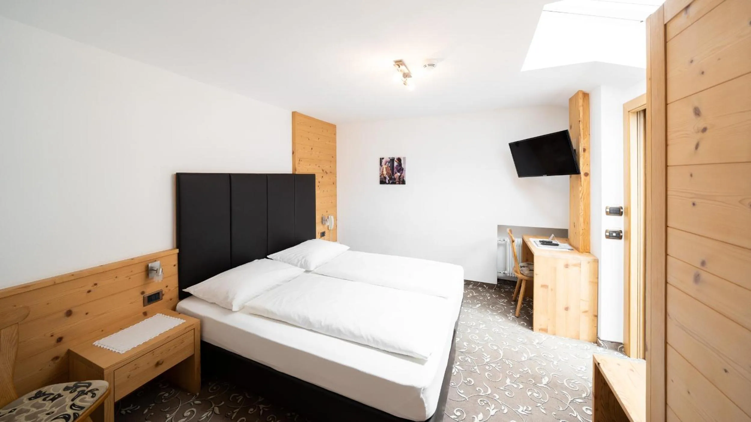 Photo of the whole room, Bed in Hotel Ortler