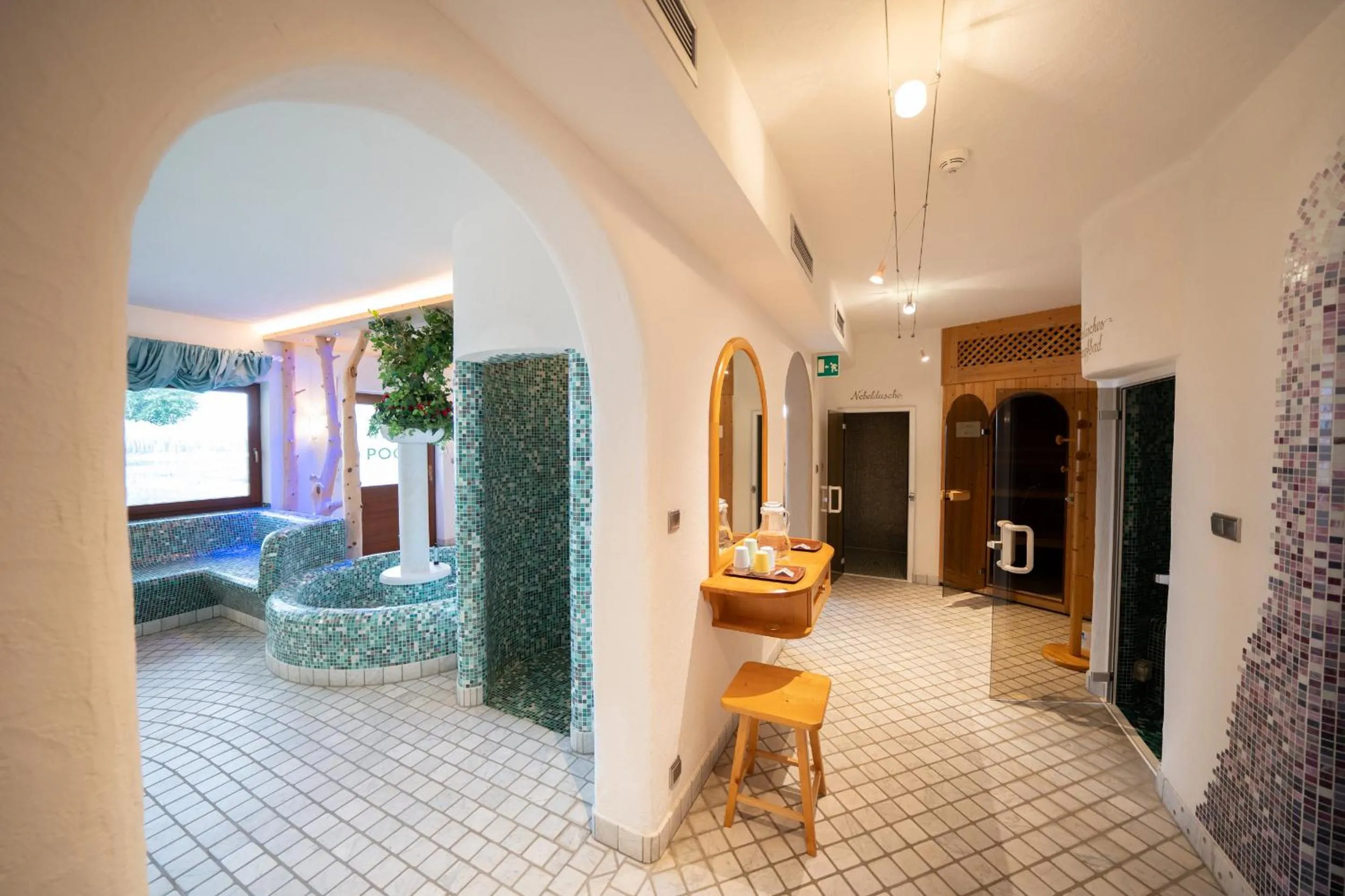 Sauna, Bed in Hotel Ortler