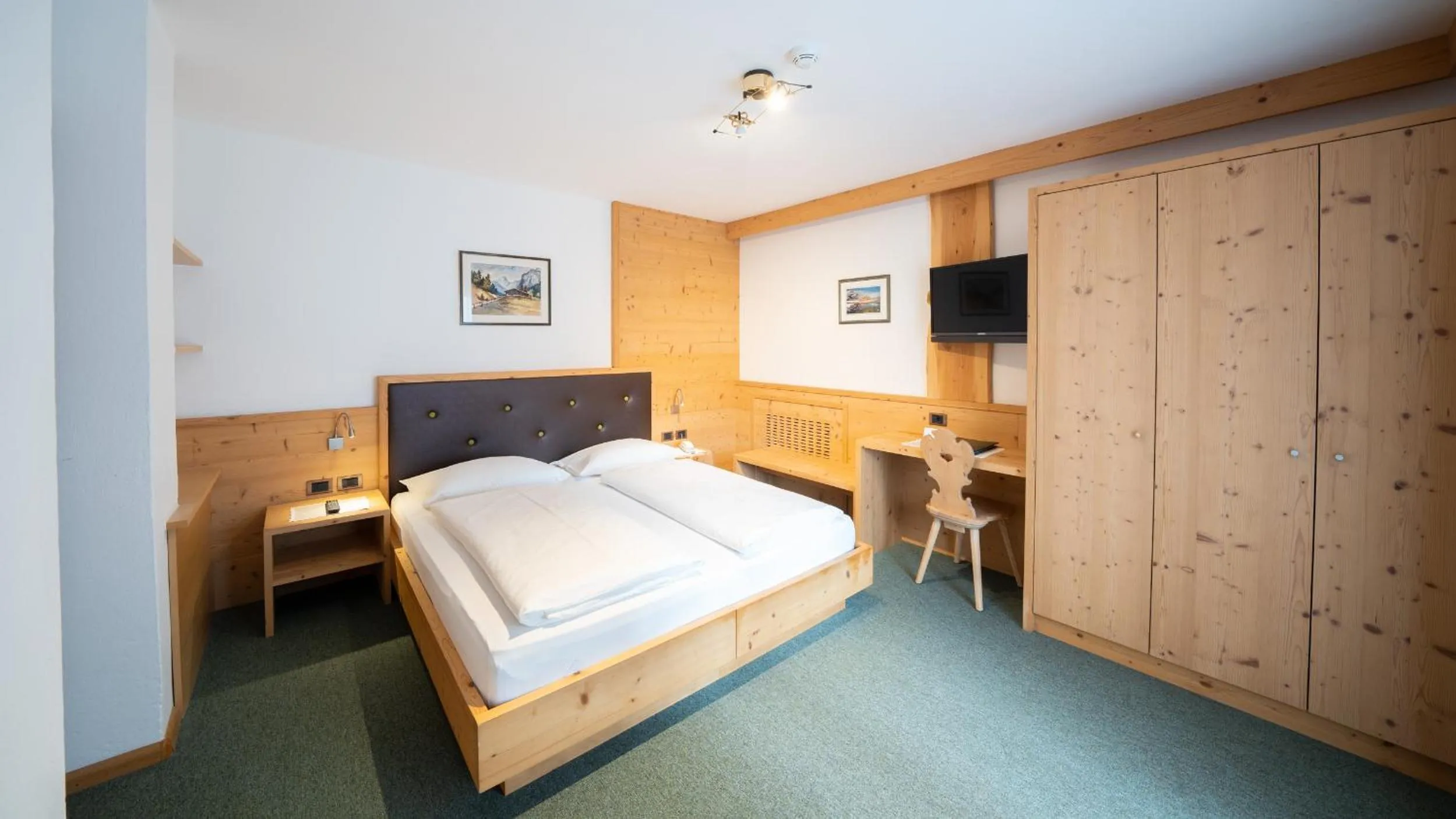 Photo of the whole room, Bed in Hotel Ortler