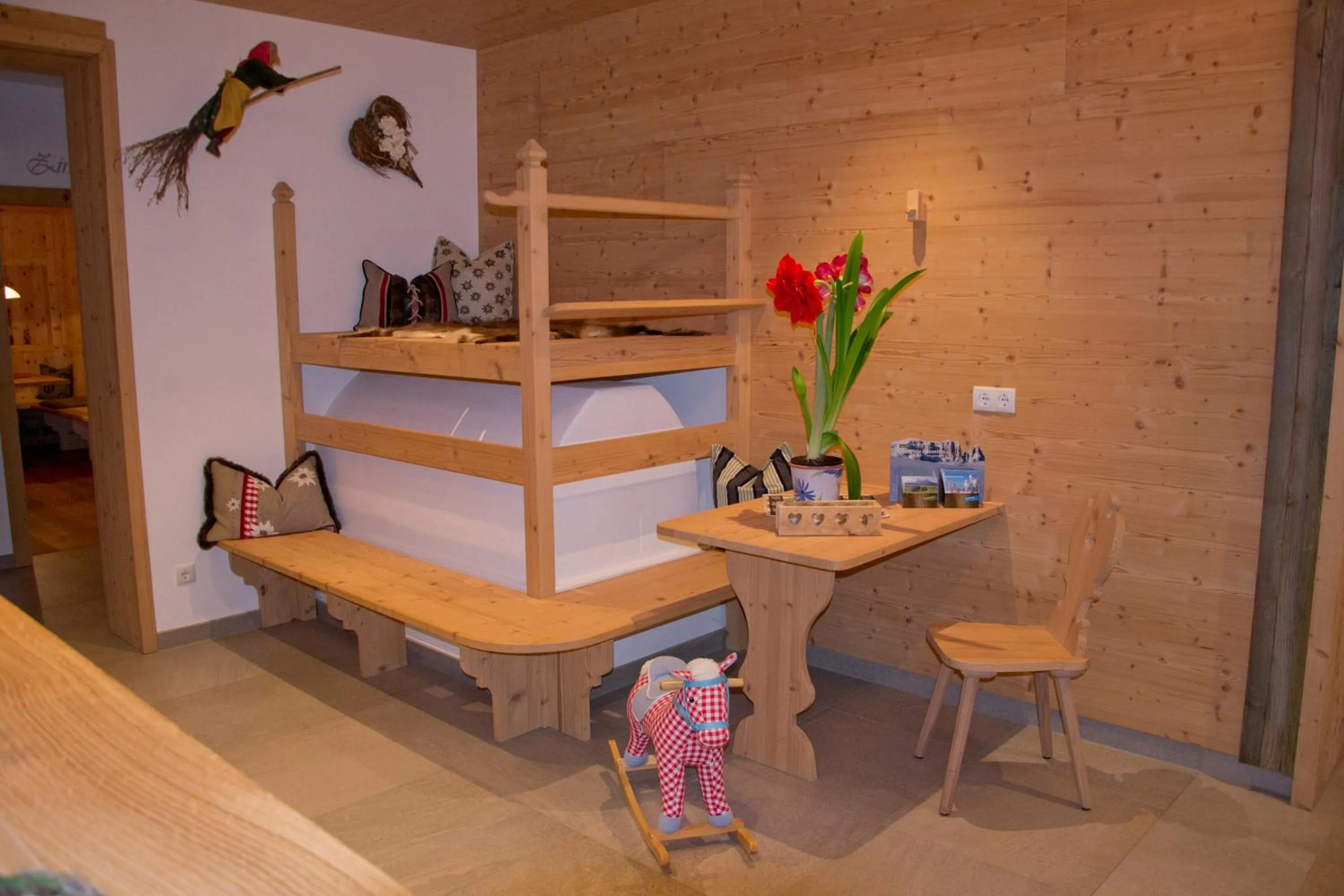 Lobby or reception, Bed in Hotel Ortler