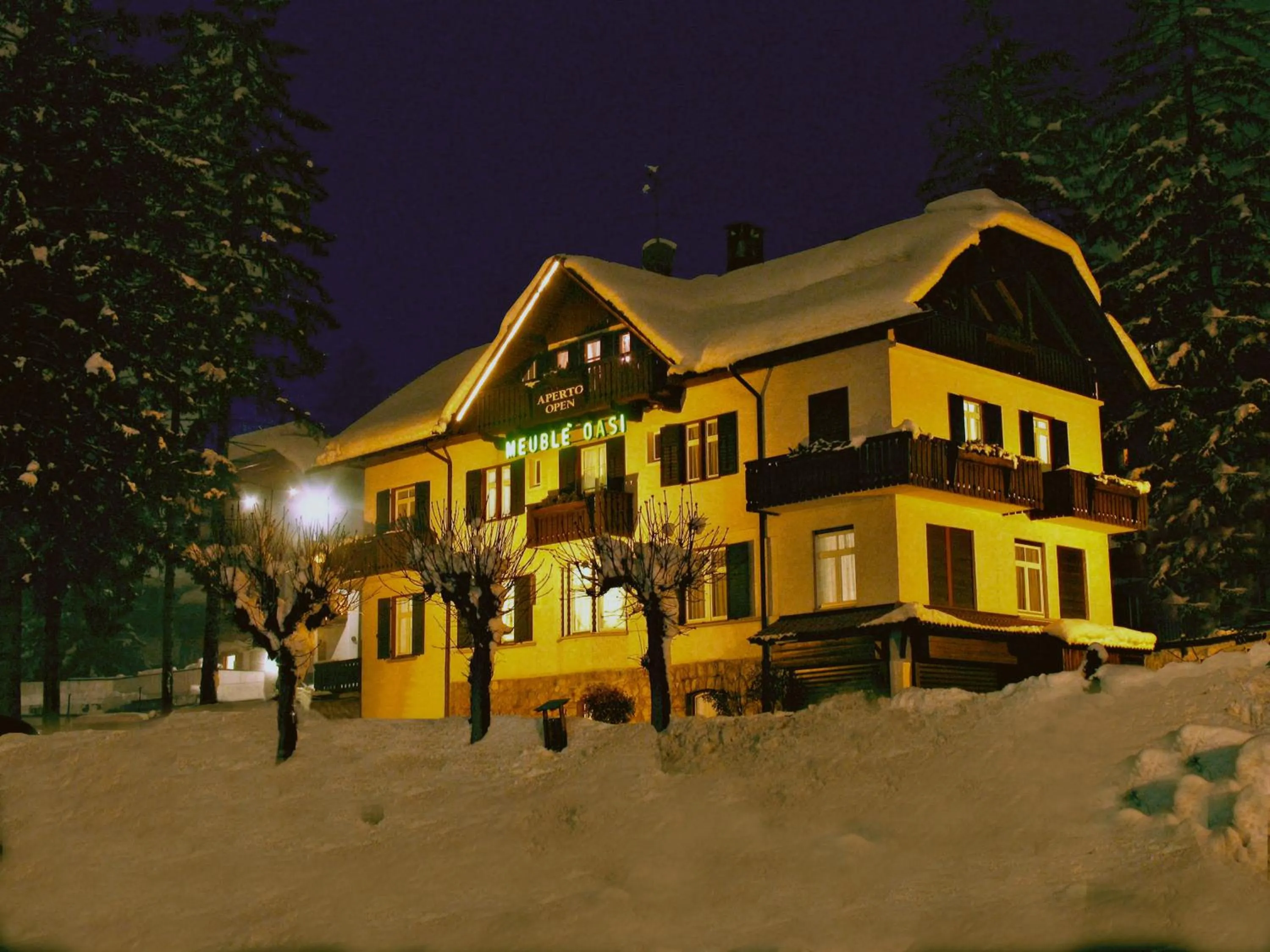 Property building in Hotel Oasi