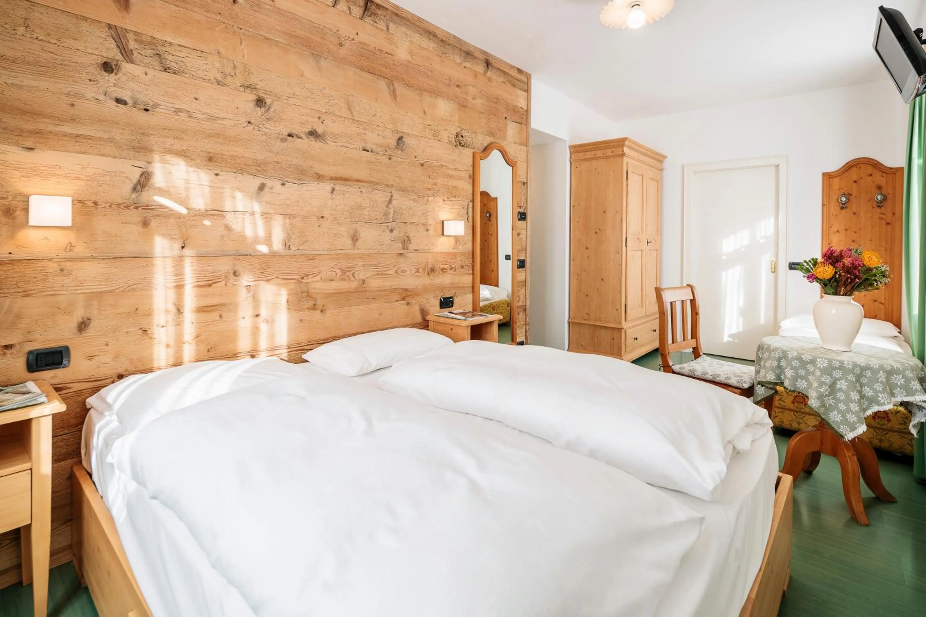 Photo of the whole room, Bed in Hotel Oasi