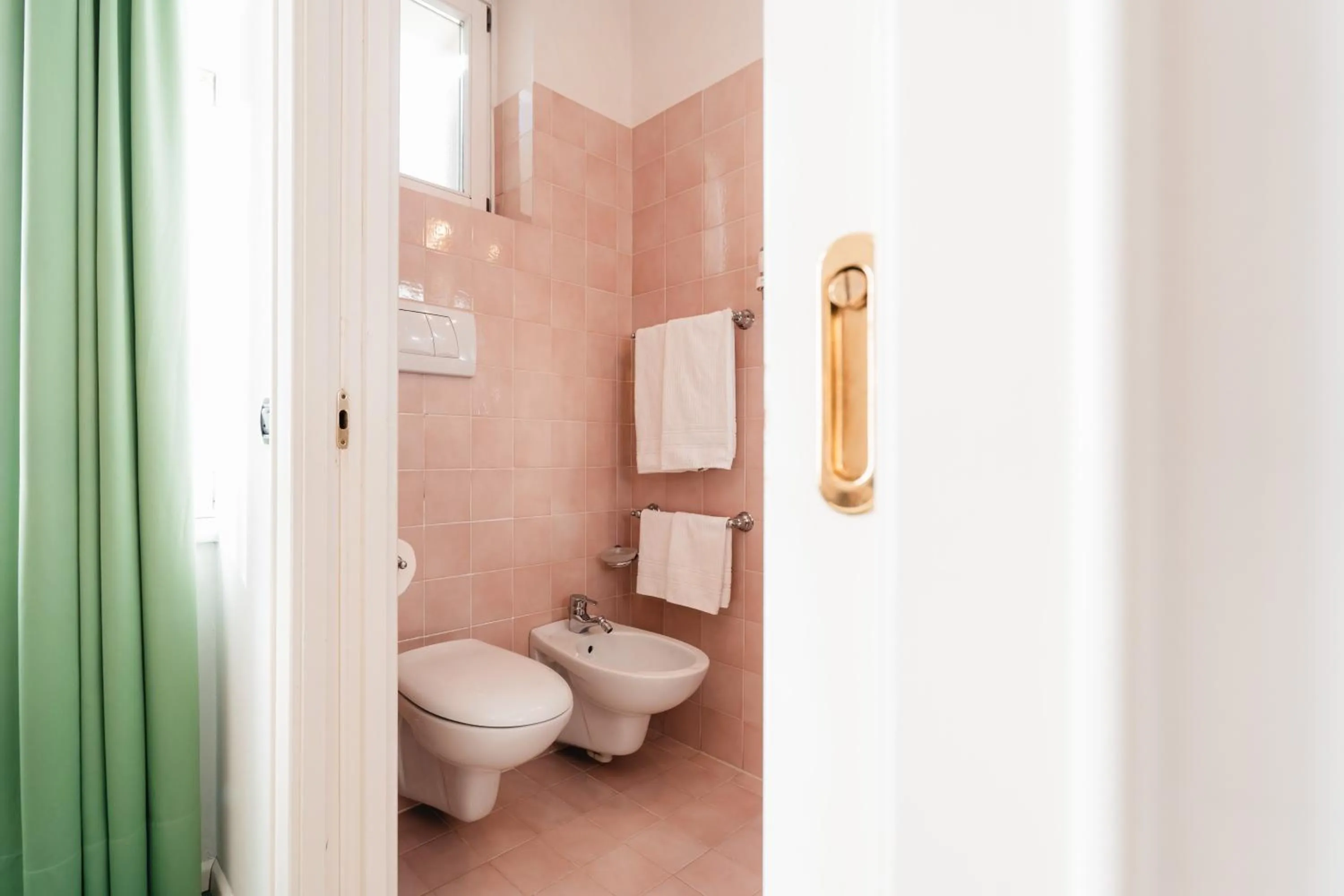 Bathroom in Hotel Oasi