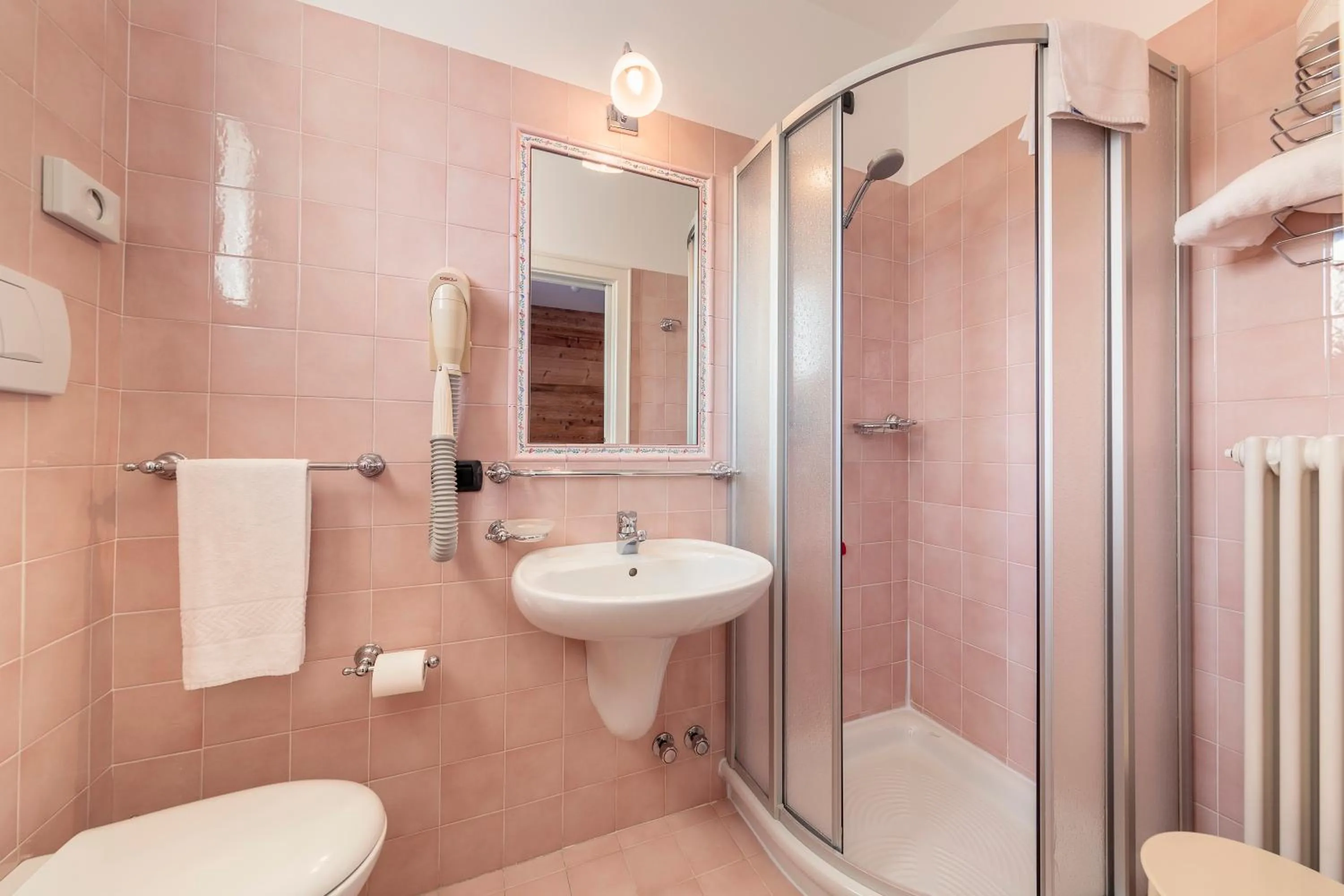 Toilet in Hotel Oasi