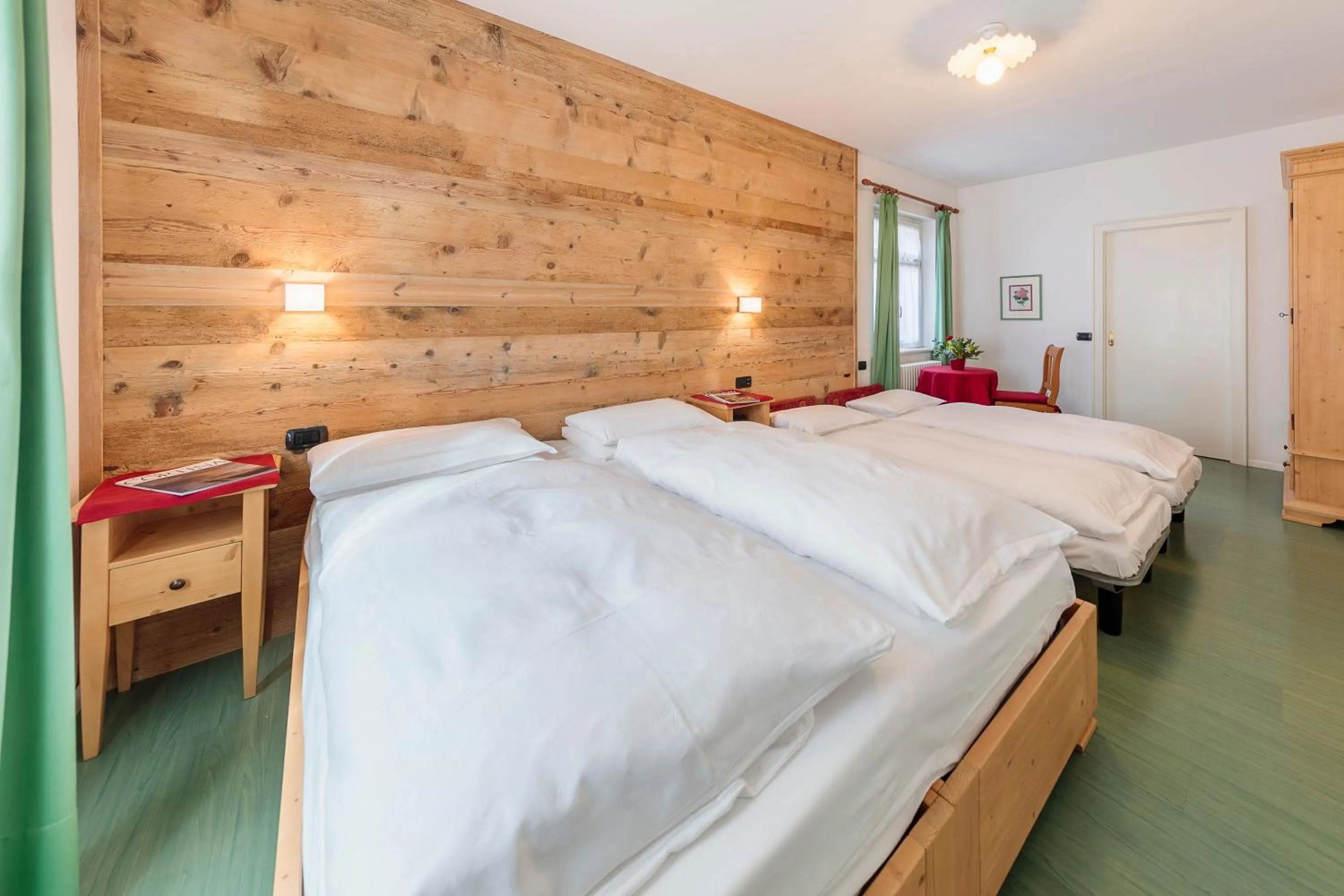 Photo of the whole room, Bed in Hotel Oasi