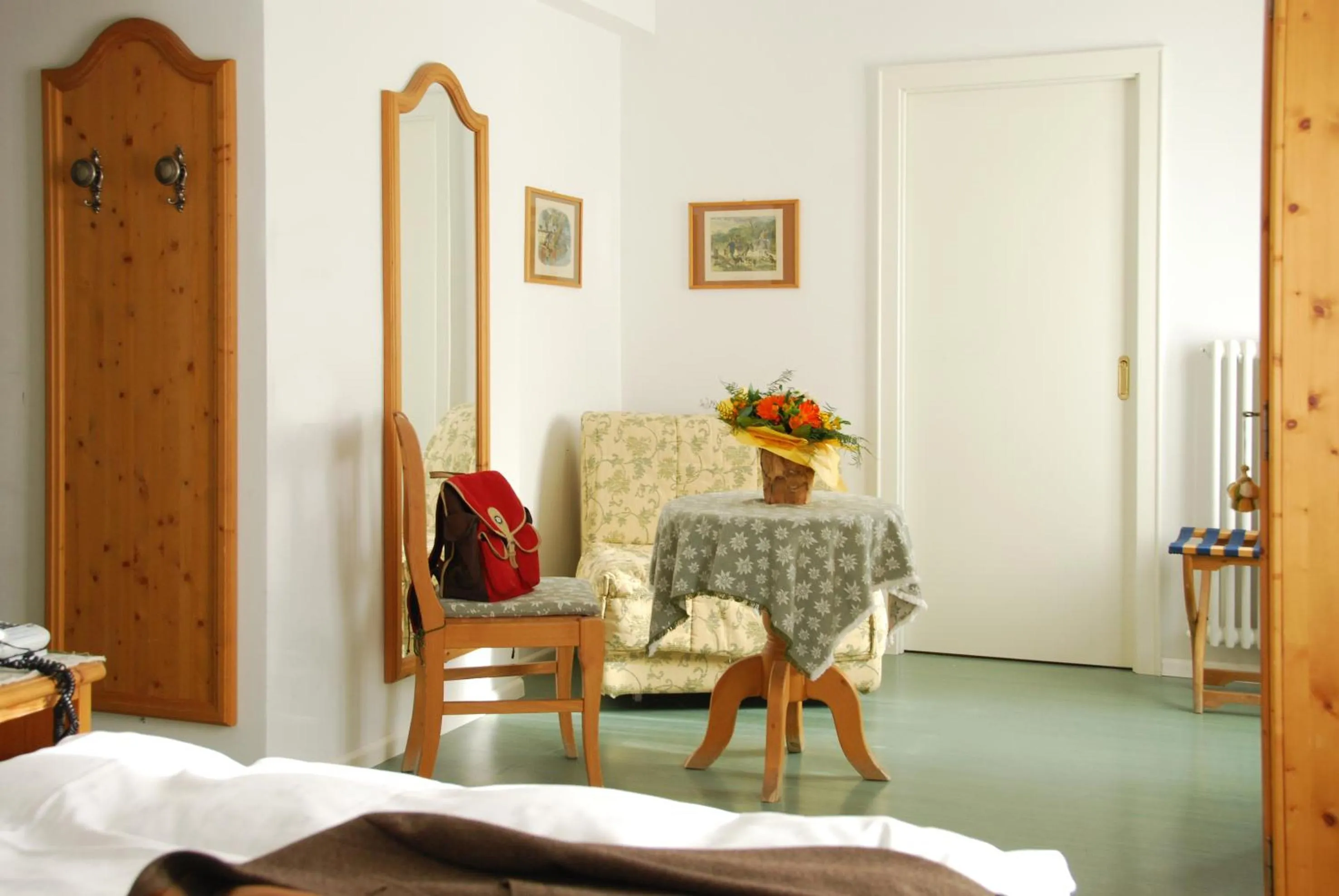 Photo of the whole room, Bed in Hotel Oasi