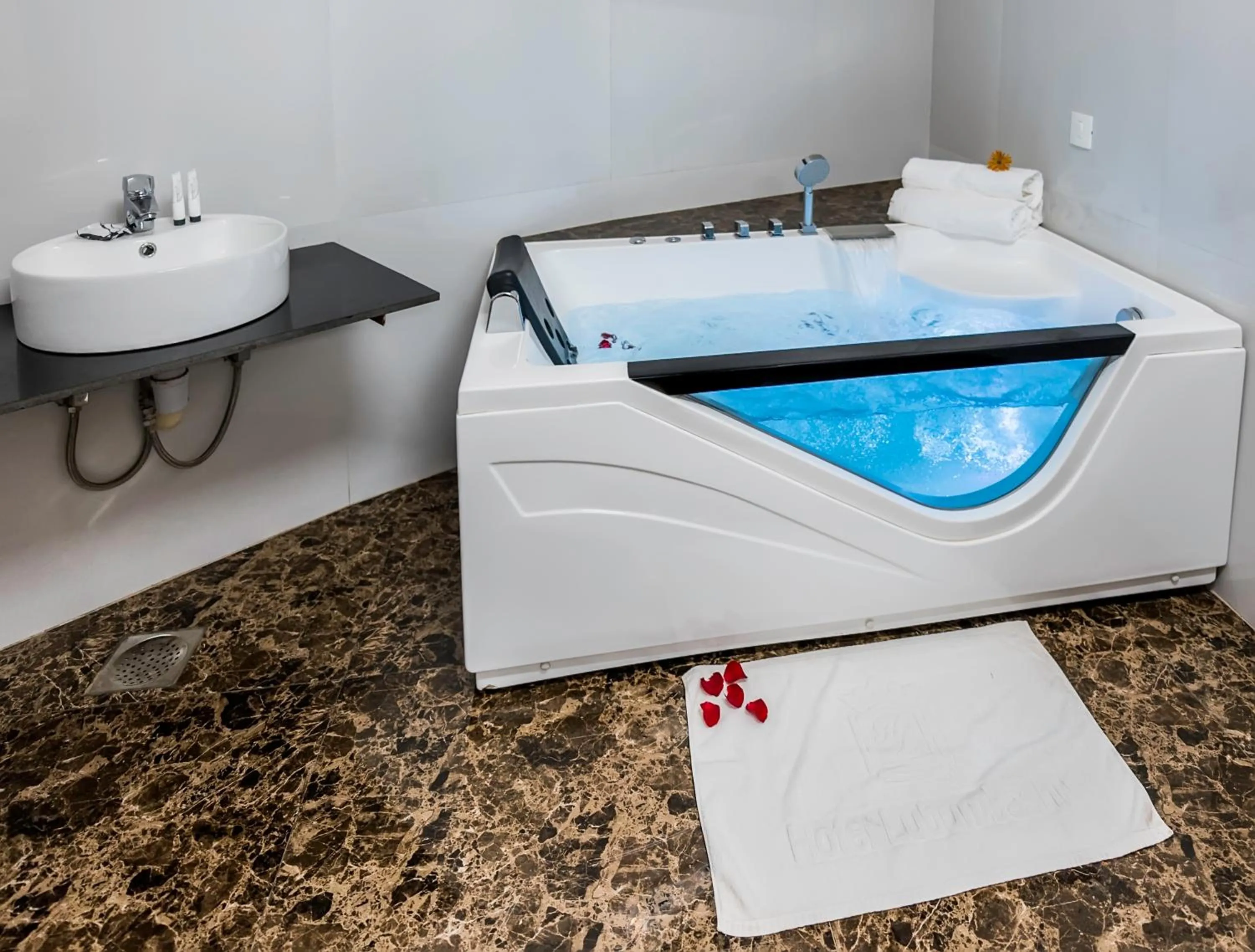 Bath in Hotel Lubumbashi