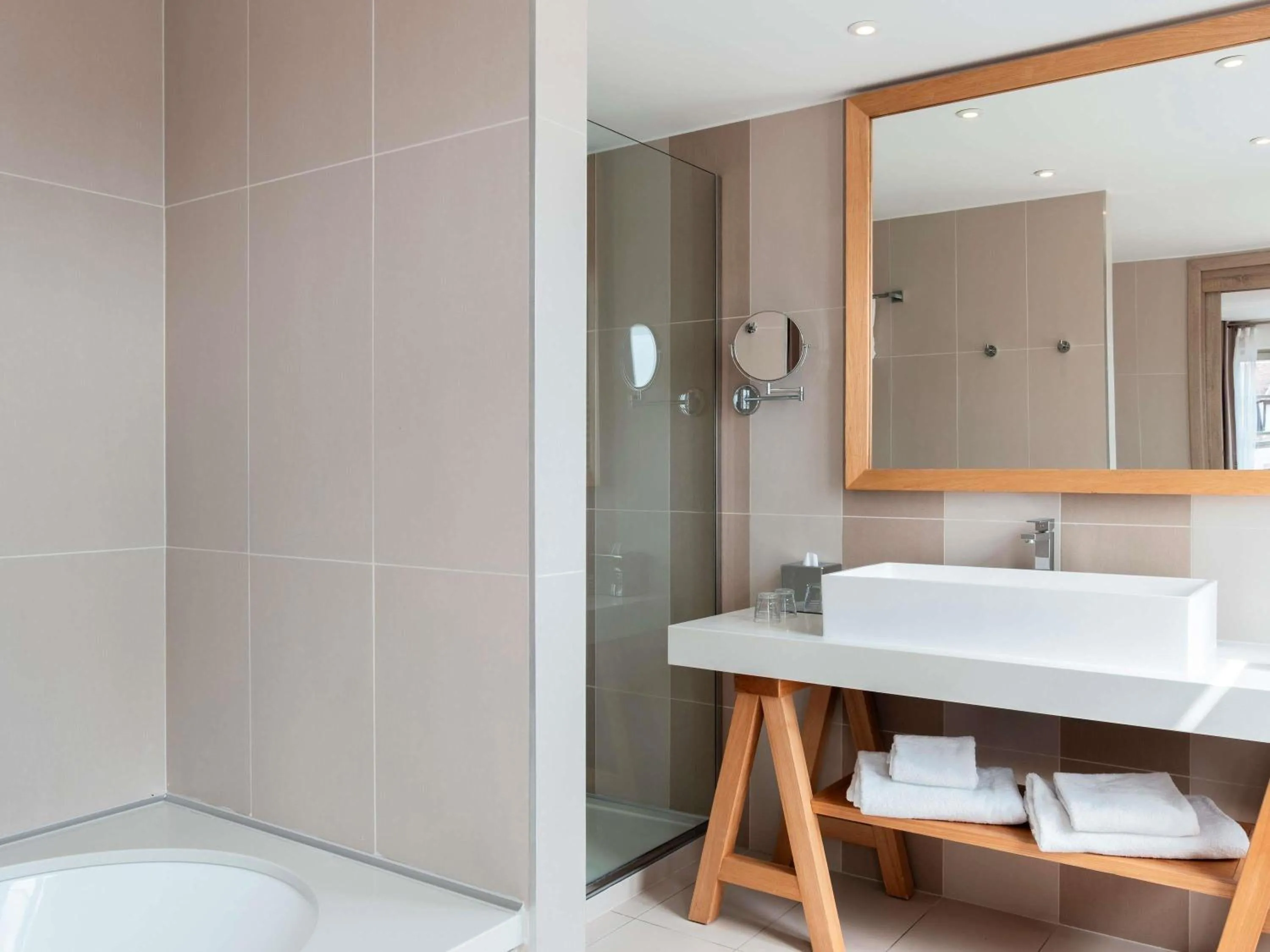 Bedroom in Mercure Maintenon