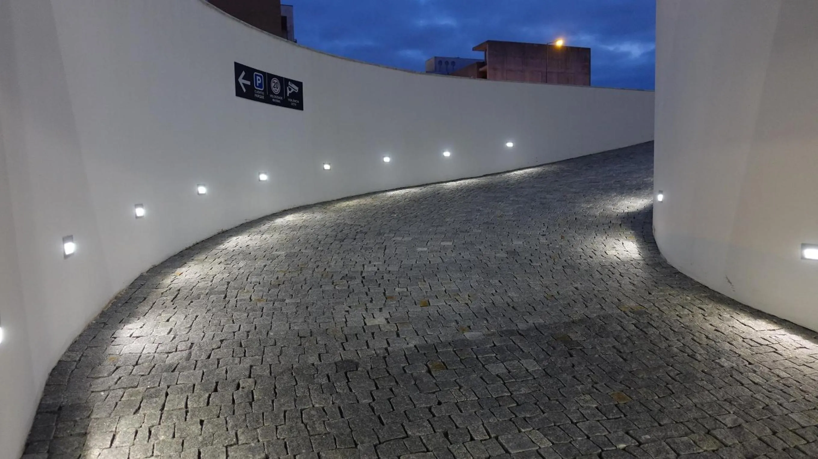 Parking in Oporto Fly Hotel
