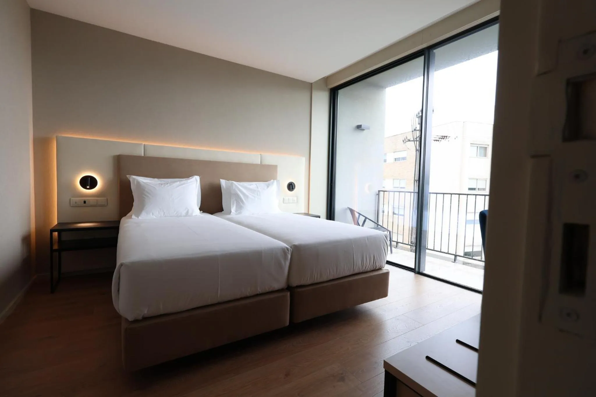 Bedroom, Bed in Oporto Fly Hotel