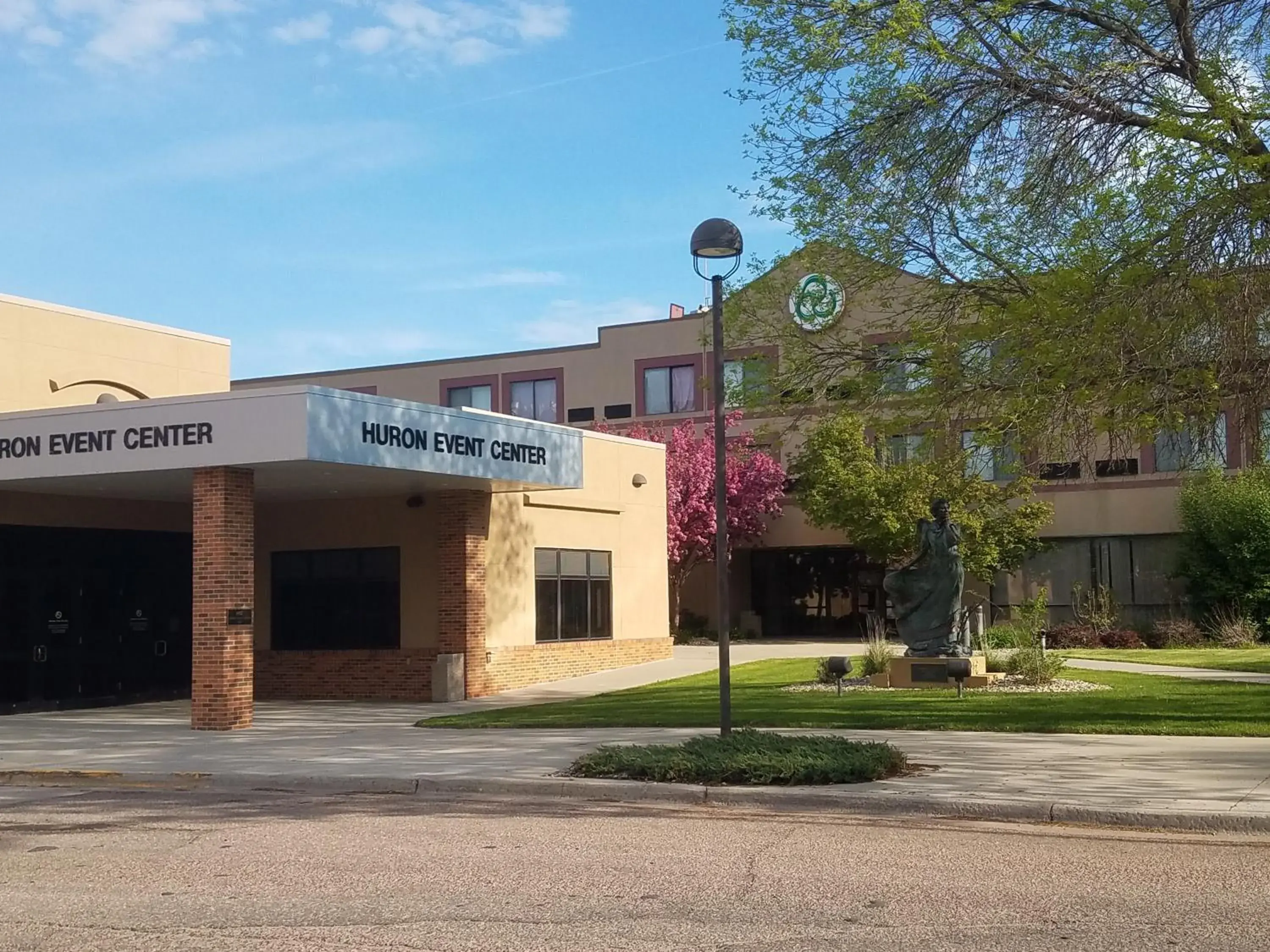 Property building in Crossroads Hotel and Huron Event Center Property building in Crossroads Hotel and Huron Event Center