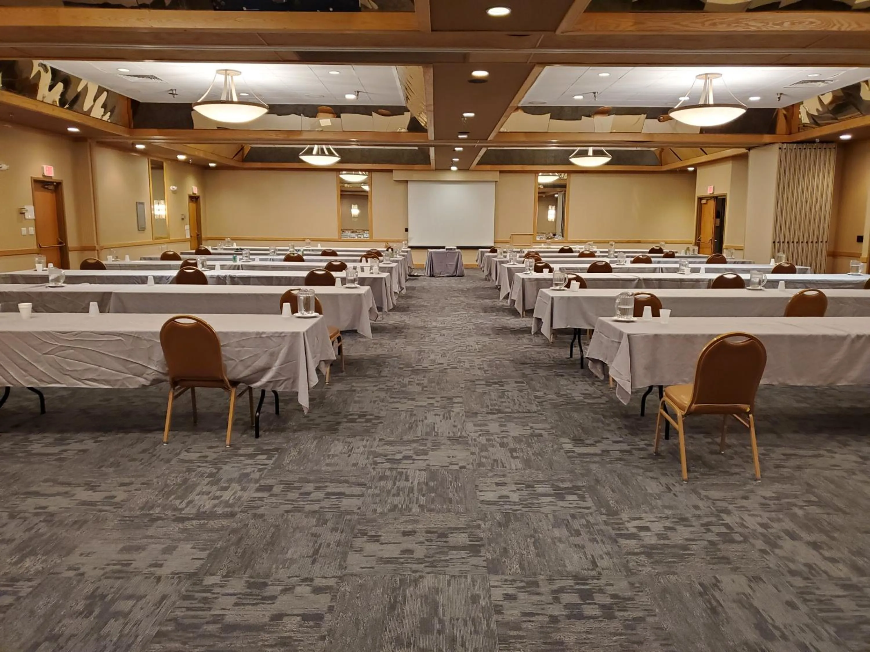Meeting/conference room in Crossroads Hotel and Huron Event Center