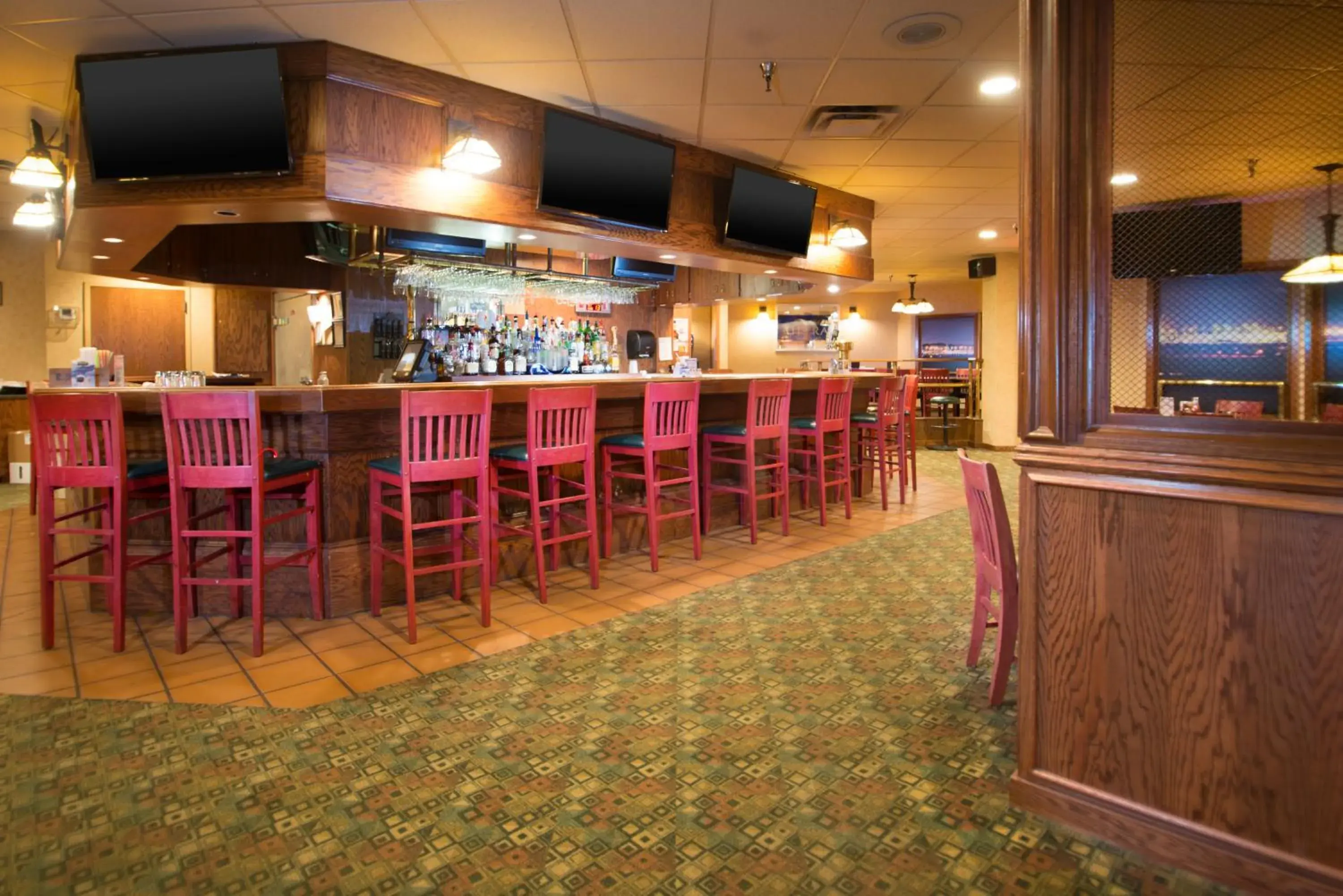 Restaurant/places to eat in Crossroads Hotel and Huron Event Center Restaurant/places to eat in Crossroads Hotel and Huron Event Center