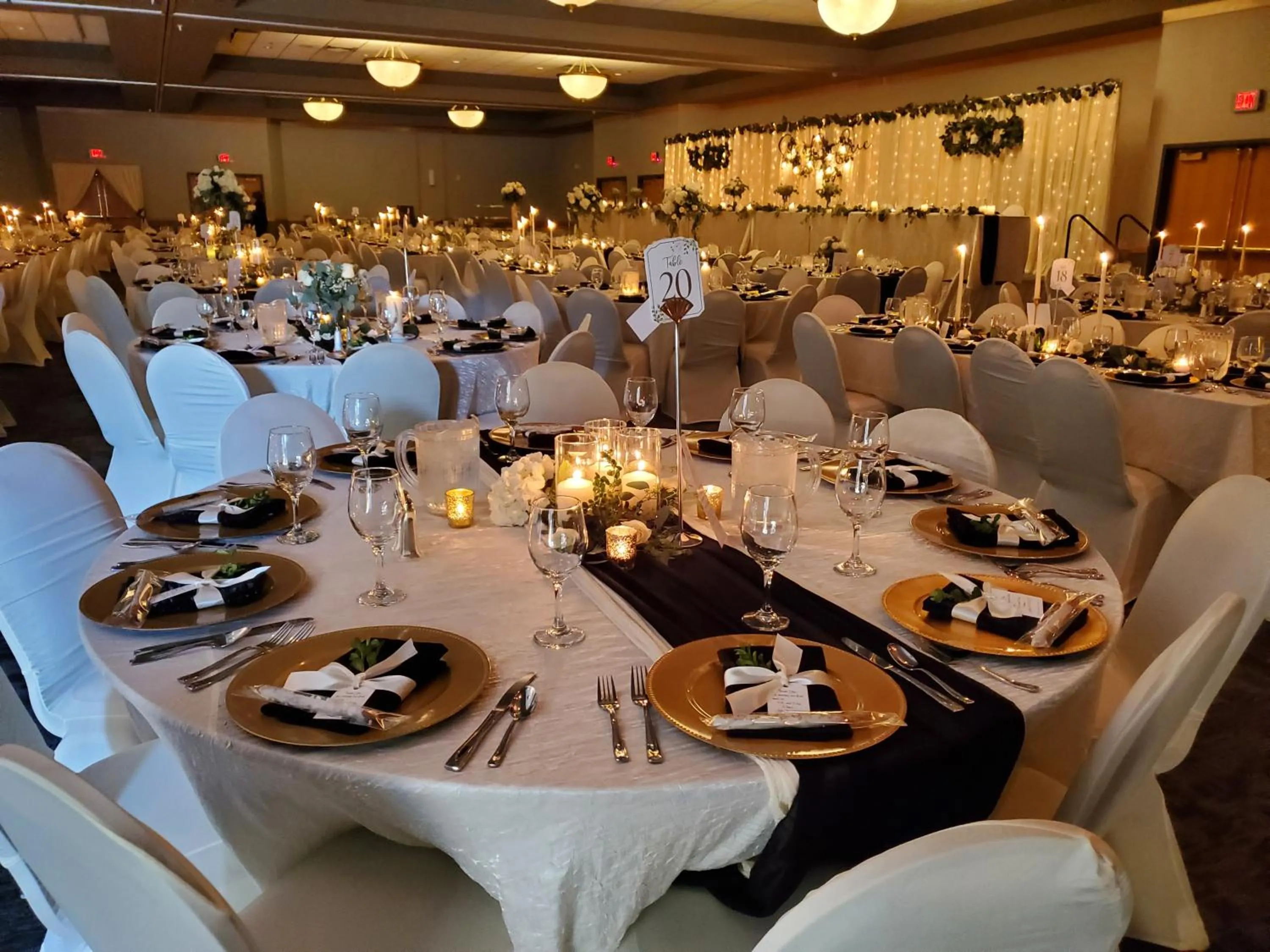 Banquet/Function facilities in Crossroads Hotel and Huron Event Center