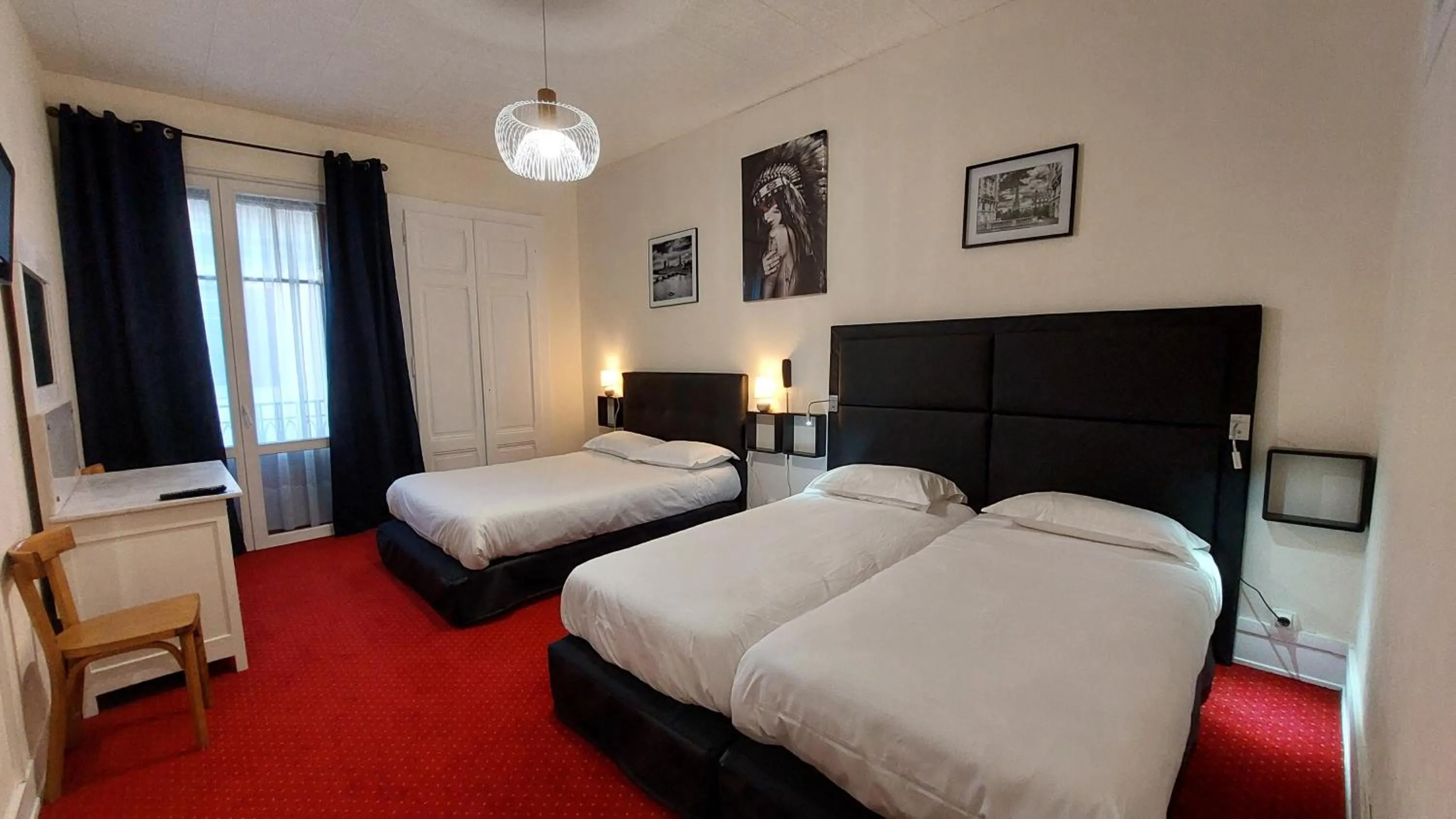 Bed in Hôtel du Palais