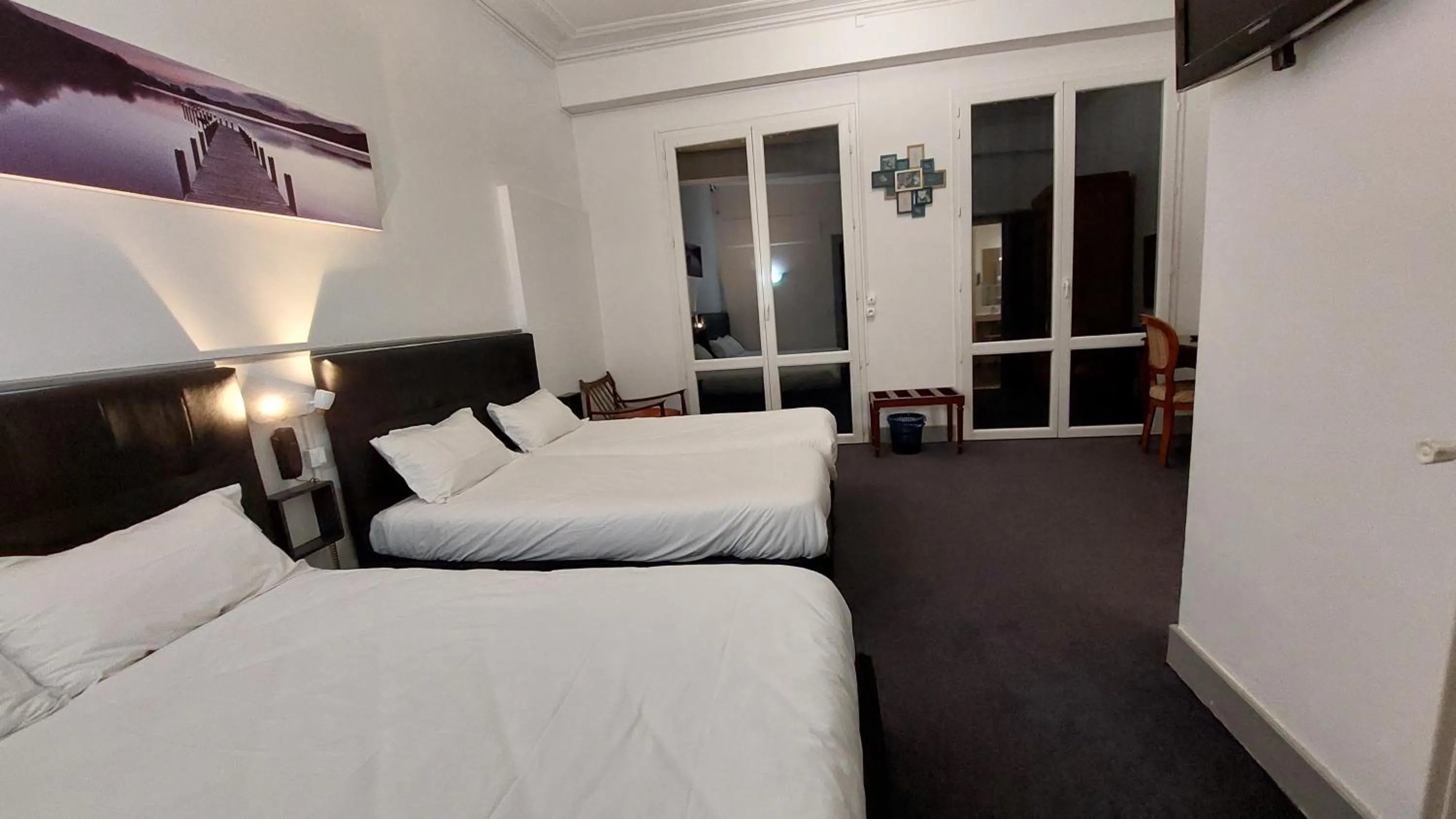 Bed in Hôtel du Palais