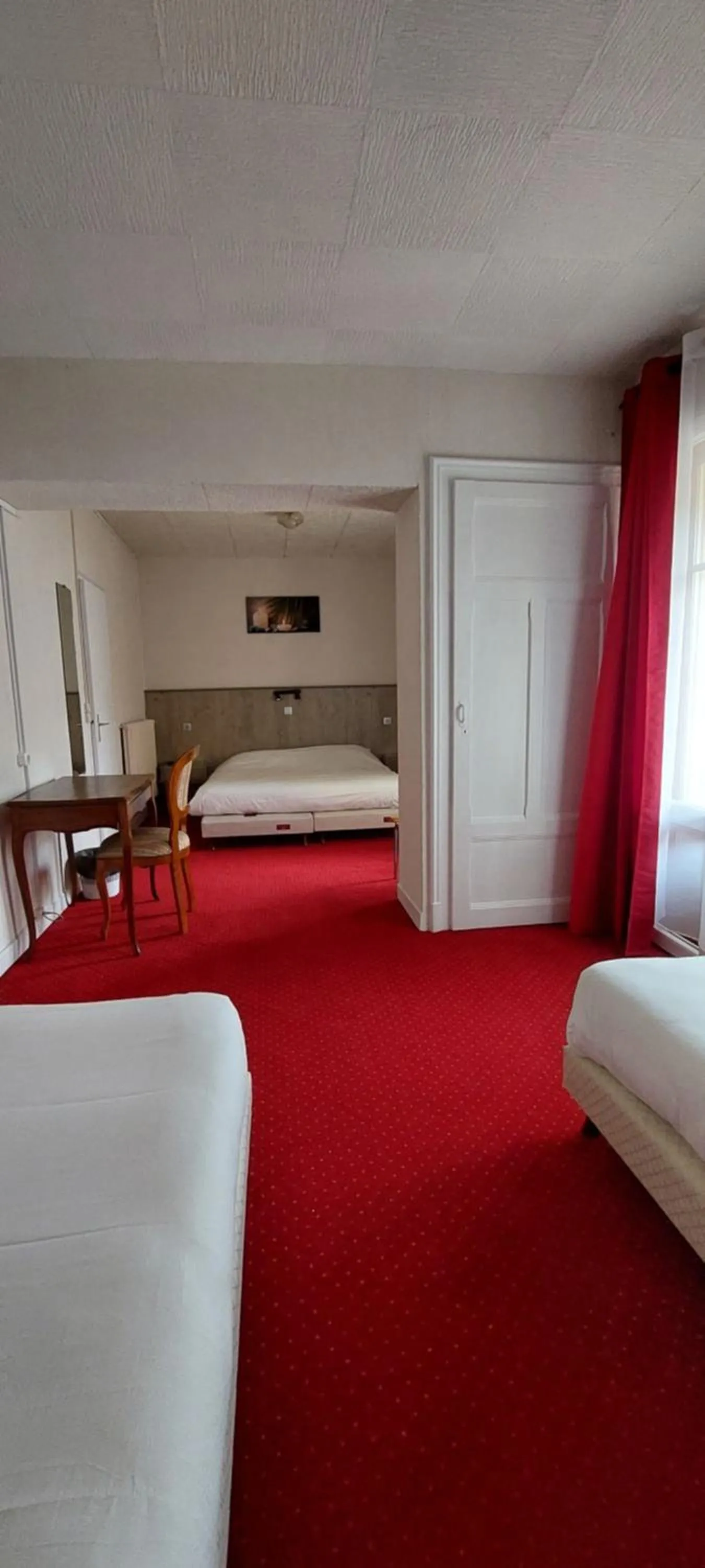 Bed in Hôtel du Palais