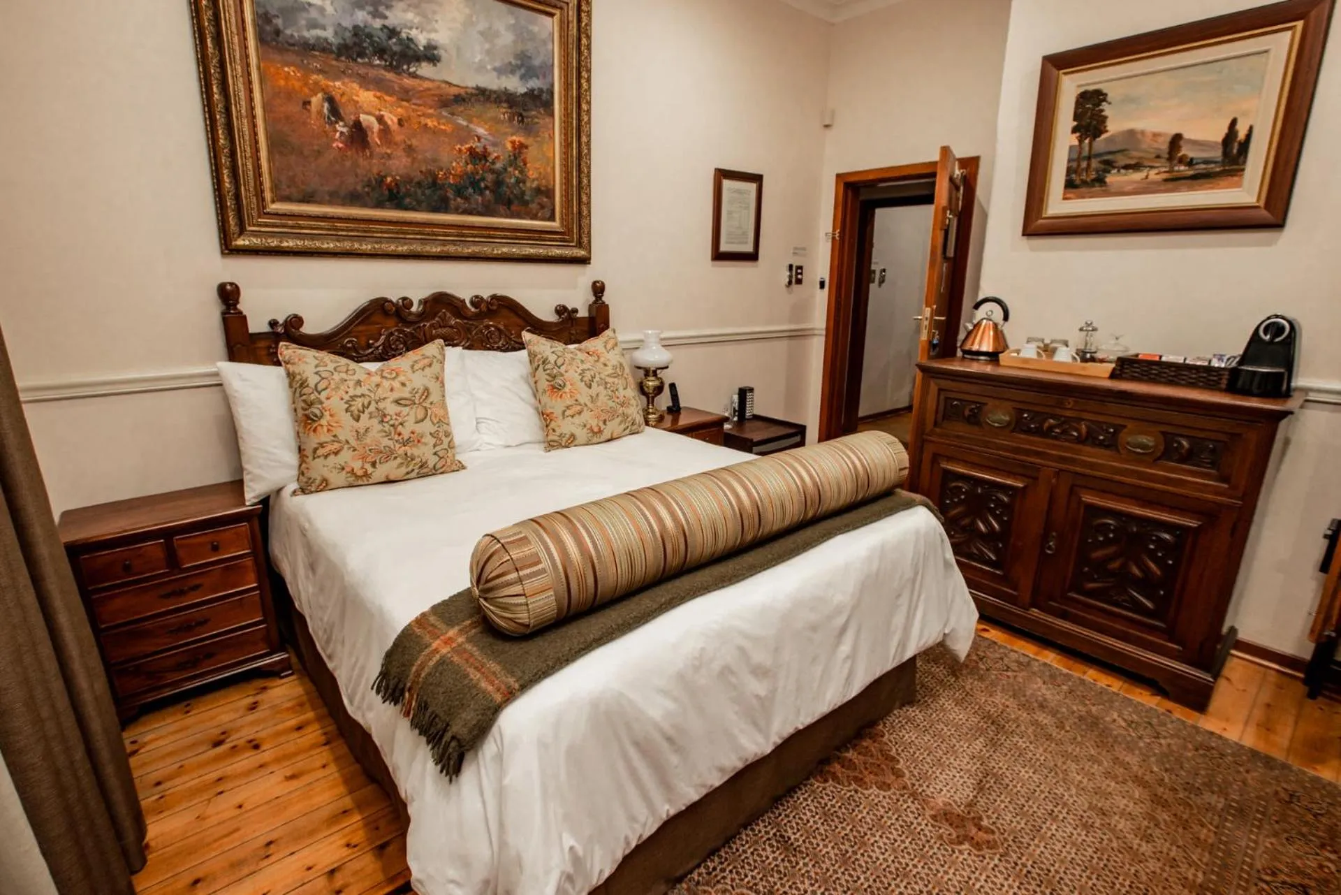 Bedroom, Bed in Kleine Constantia Boutique Guest House