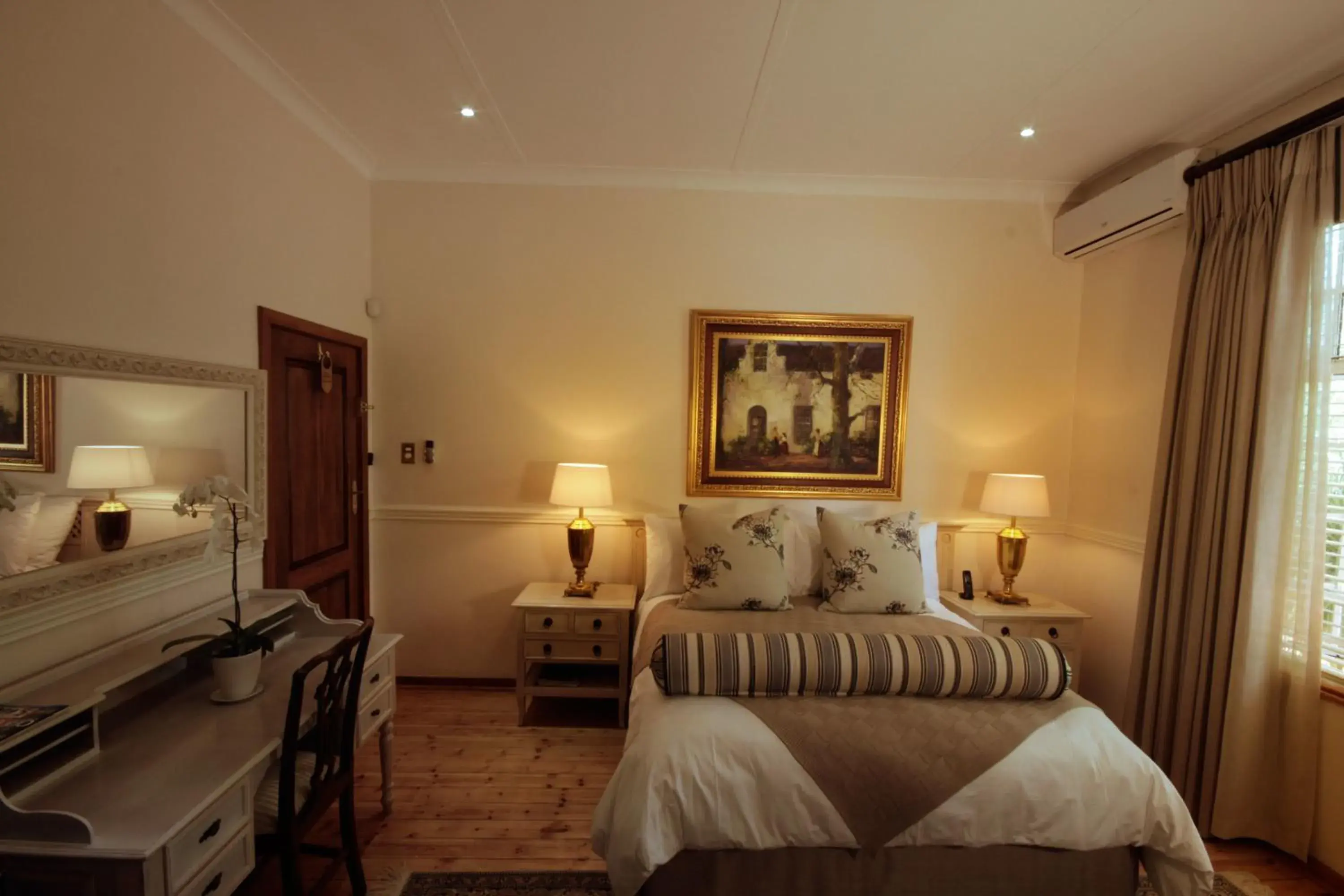 Deluxe Queen Room - single occupancy in Kleine Constantia Boutique Guest House Deluxe Queen Room - single occupancy in Kleine Constantia Boutique Guest House