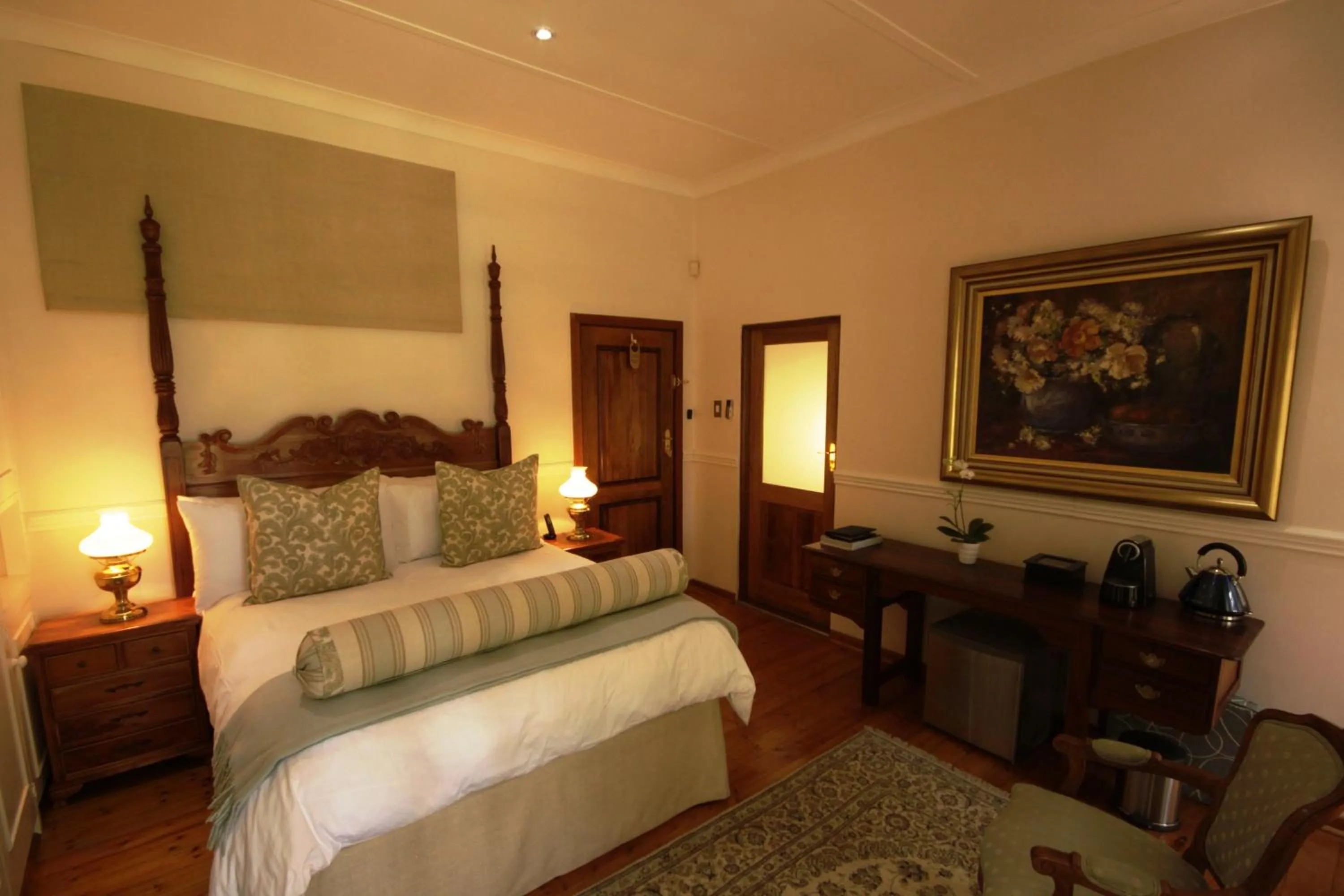 Photo of the whole room, Bed in Kleine Constantia Boutique Guest House